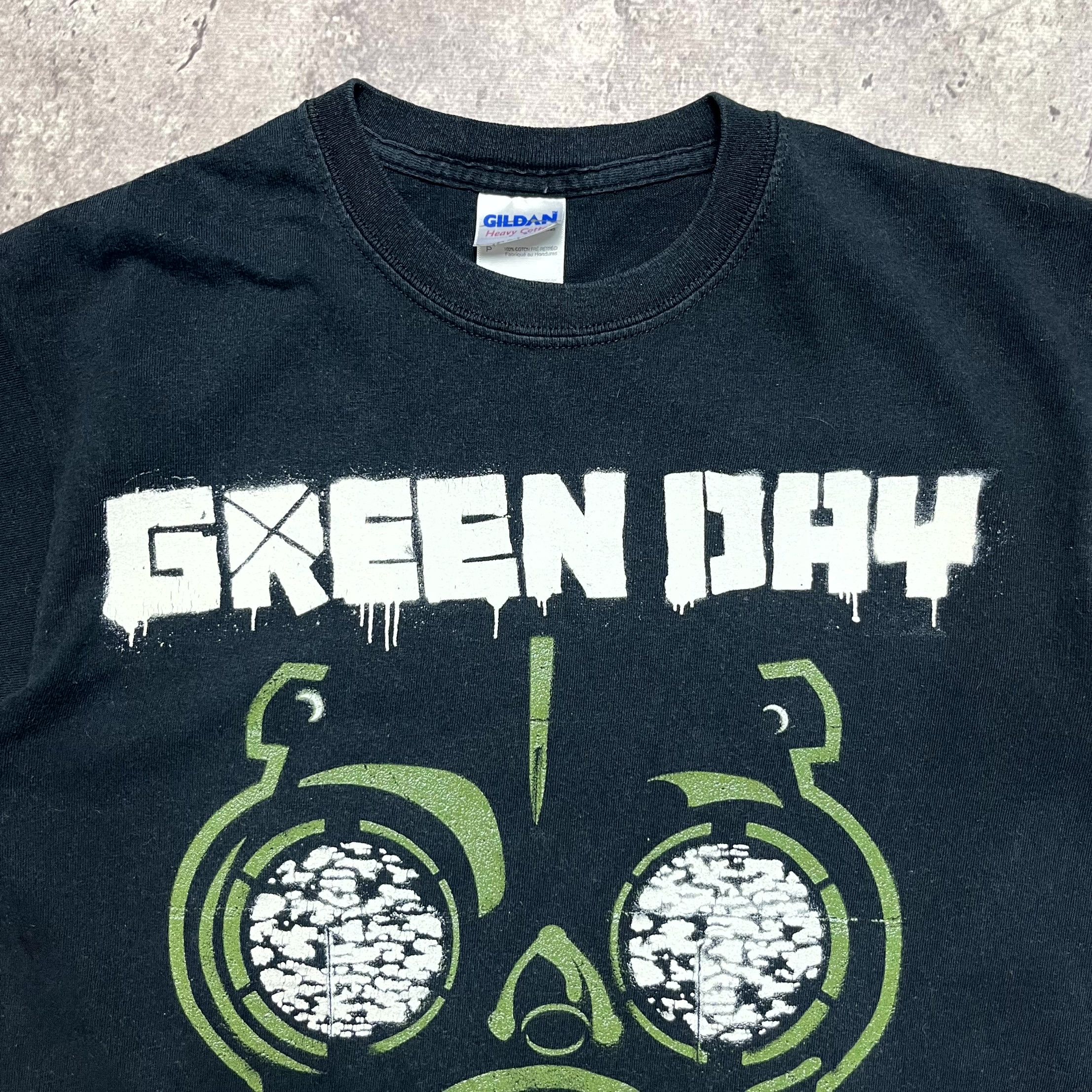 Gildan Gildan Green Day Gas Mask Black Rock T-Shirt Men’s Size S Size US S / EU 44-46 / 1 - 3 Thumbnail