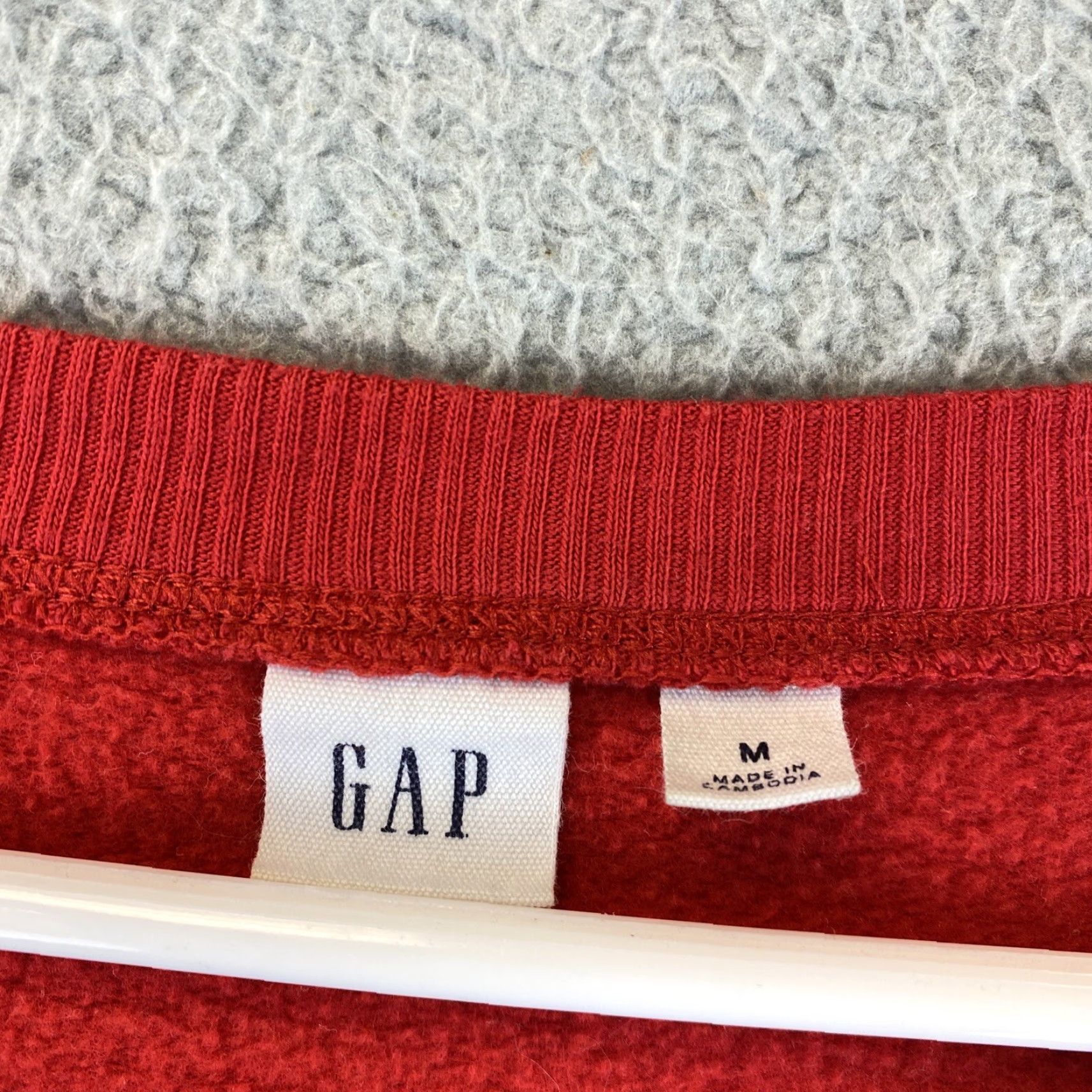Gap Gap Women’s Logo Sweatshirt Size M Long Sleeve Crew Neck Pullover Red 67-33 Size M / US 6-8 / IT 42-44 - 2 Thumbnail