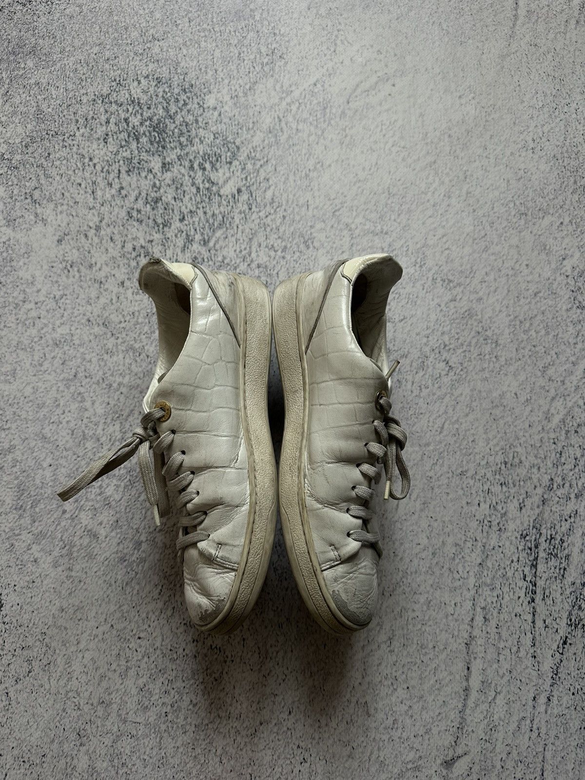 Louis Vuitton Louis Vuitton Women’s Front Row Sneaker White EU 36 Size US 6 / IT 36 - 4 Thumbnail