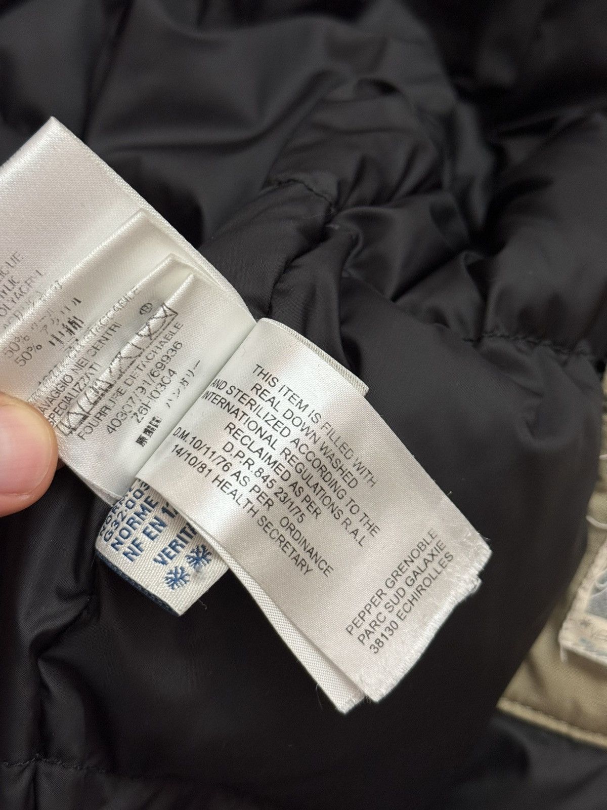 Moncler Moncler vintage down jacket Size US XL / EU 56 / 4 - 23 Thumbnail