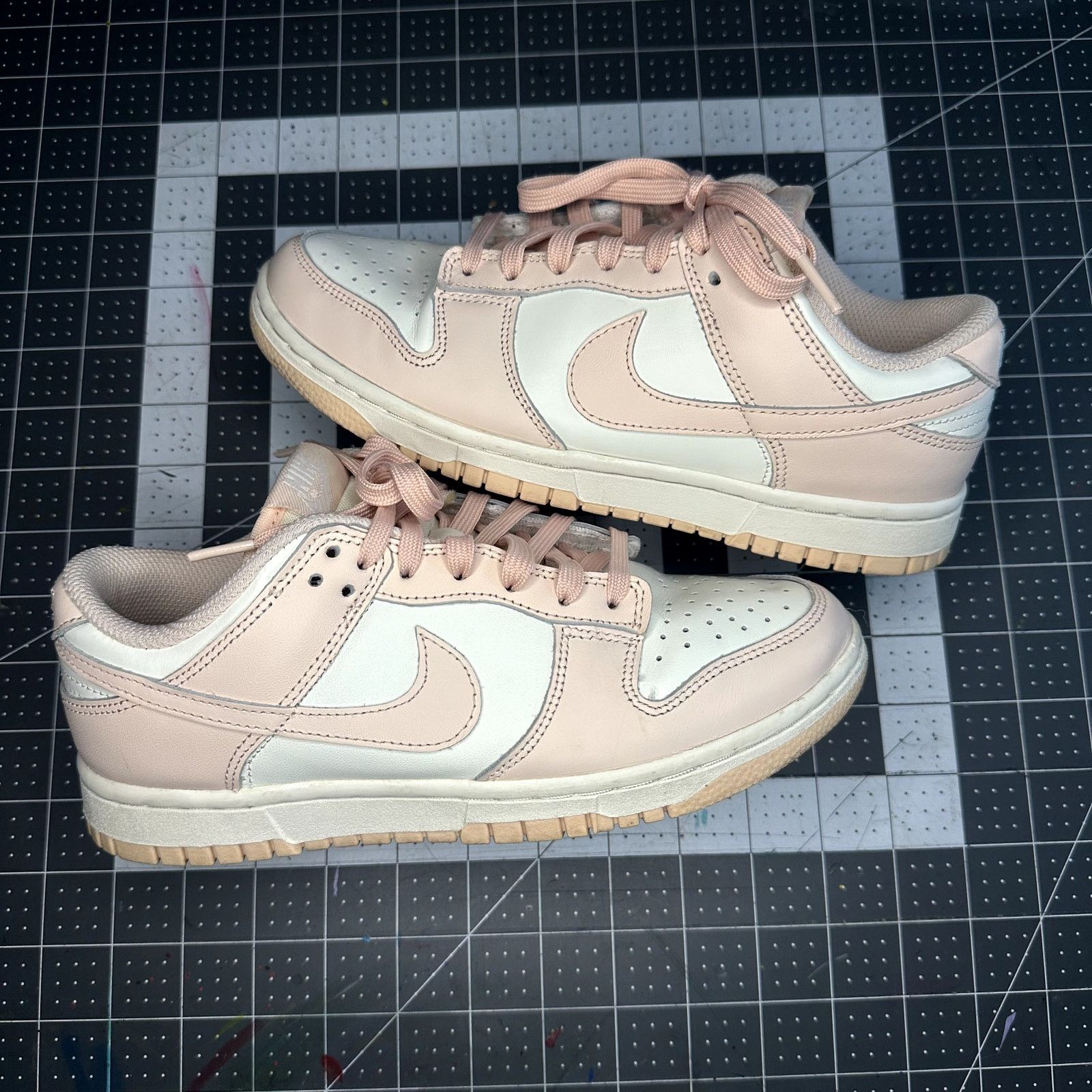 Nike Nike Dunk Low Wmns 'Orange Pearl' Size US 7 / IT 37 - 1 Thumbnail