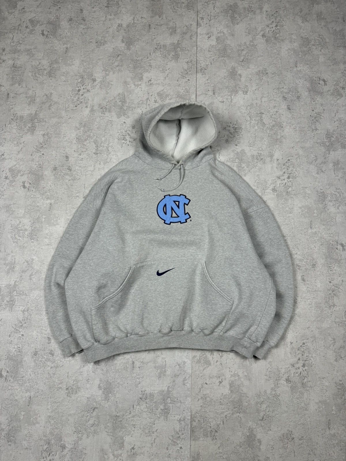 Nike Vintage Nike North Carolina Center Swoosh Hoodie Size XXL Size US XXL / EU 58 / 5 - 1 Thumbnail