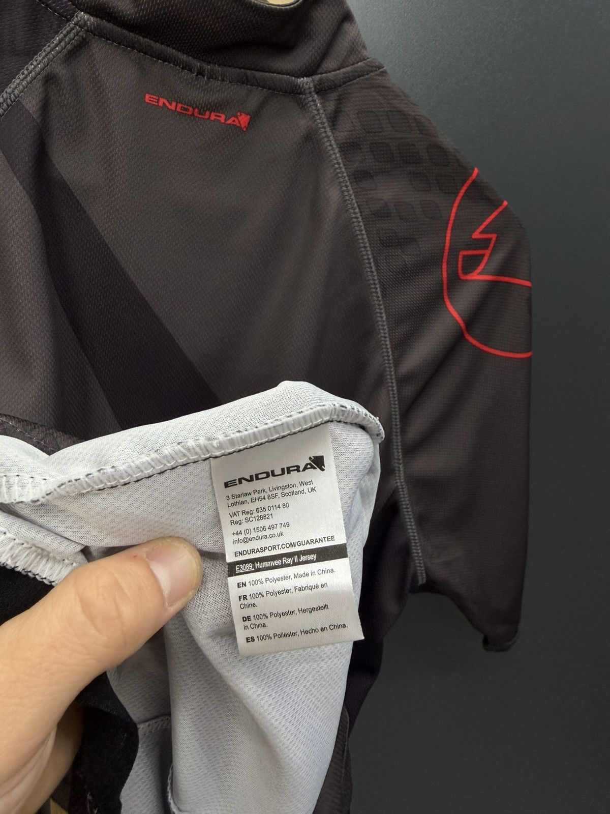 Other Endura Humvee Ray II Cycling Jersey Black Red Size M Size US M / EU 48-50 / 2 - 11 Thumbnail
