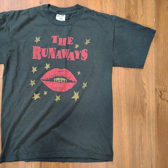 Band Tees Vintage Y2K The Runaways Joan Jett T-Shirt Size US M / EU 48-50 / 2 - 3 Thumbnail