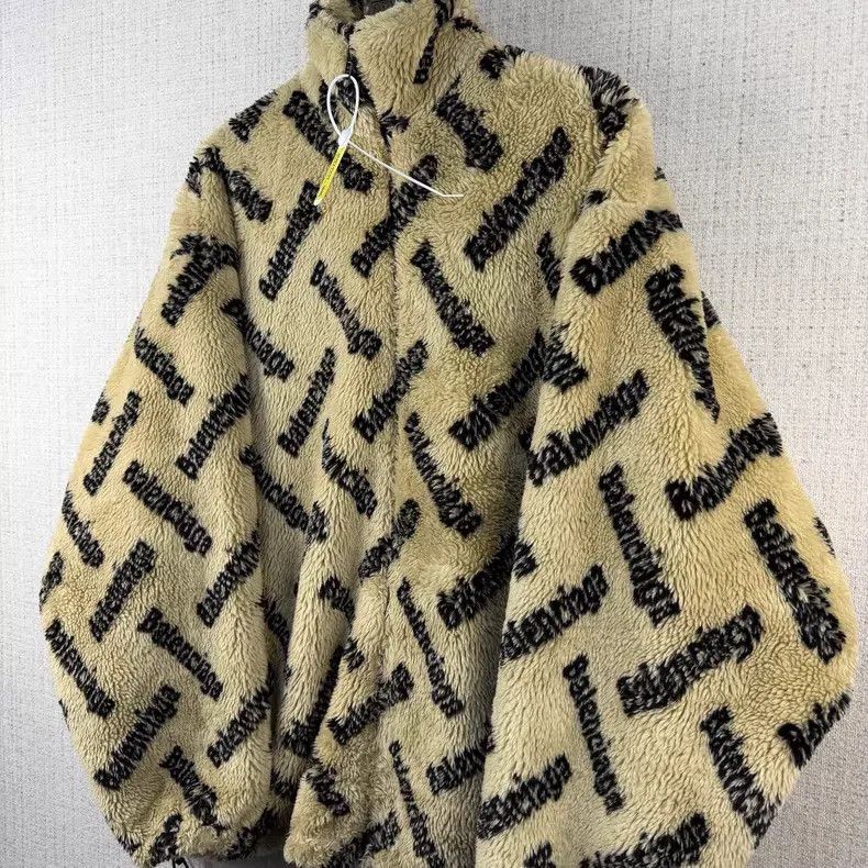 Balenciaga Balenciaga Barrage all-over logo lamb fur teddy jacket Size XXS / US 00 / IT 34 - 2 Thumbnail