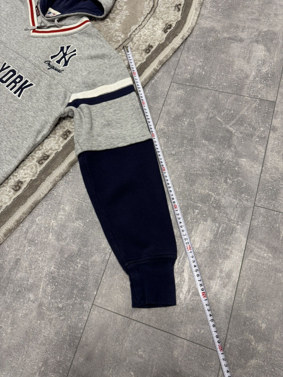 New York Yankees Majestic New York Yankees Hoodie Sweatshirt Stitched Script Size US XL / EU 56 / 4 - 10 Thumbnail