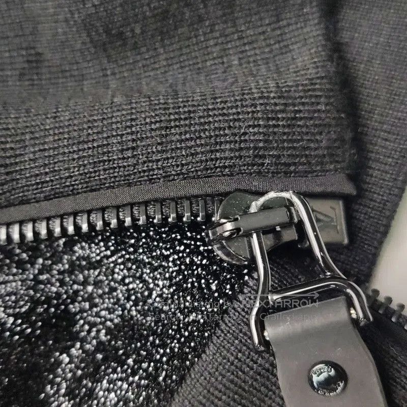 Louis Vuitton Louis Vuitton Black Zip-up Hoodie. Size US L / EU 52-54 / 3 - 8 Thumbnail