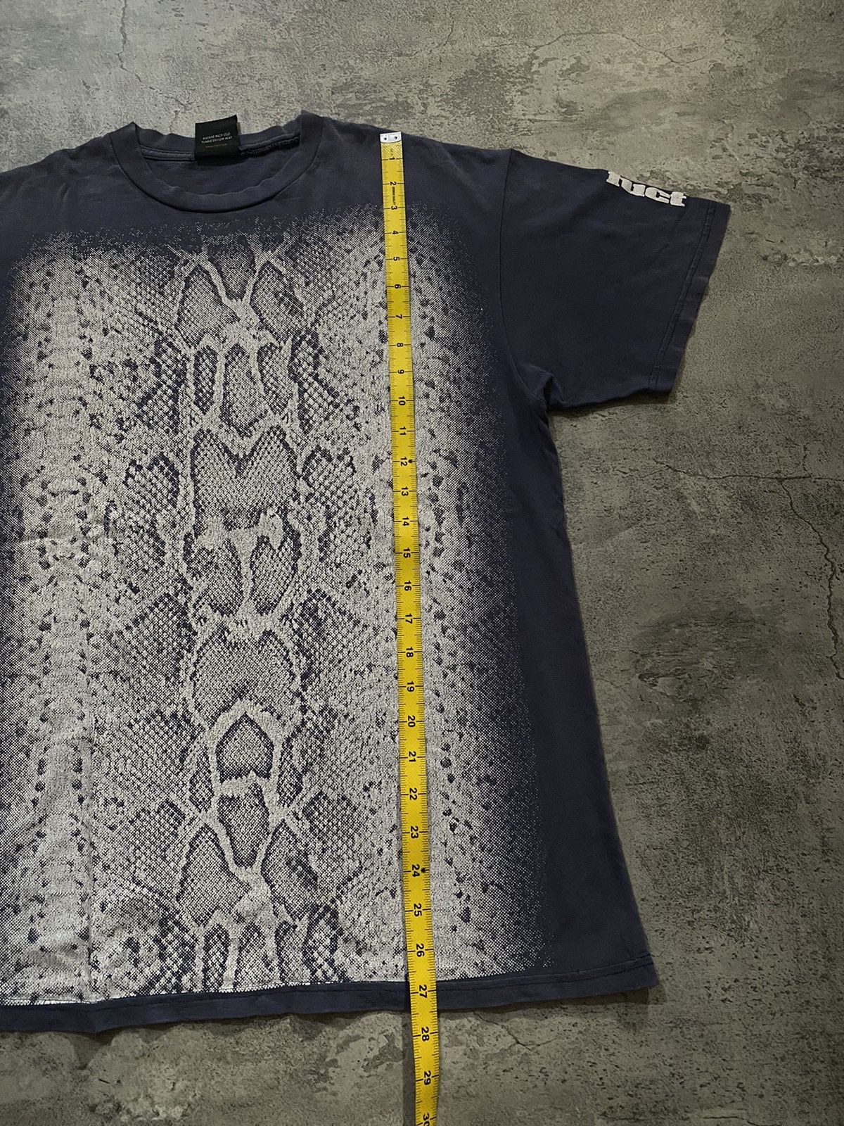 FUCT Rare Vintage Fuct snake skin tshirt Size US L / EU 52-54 / 3 - 8 Thumbnail