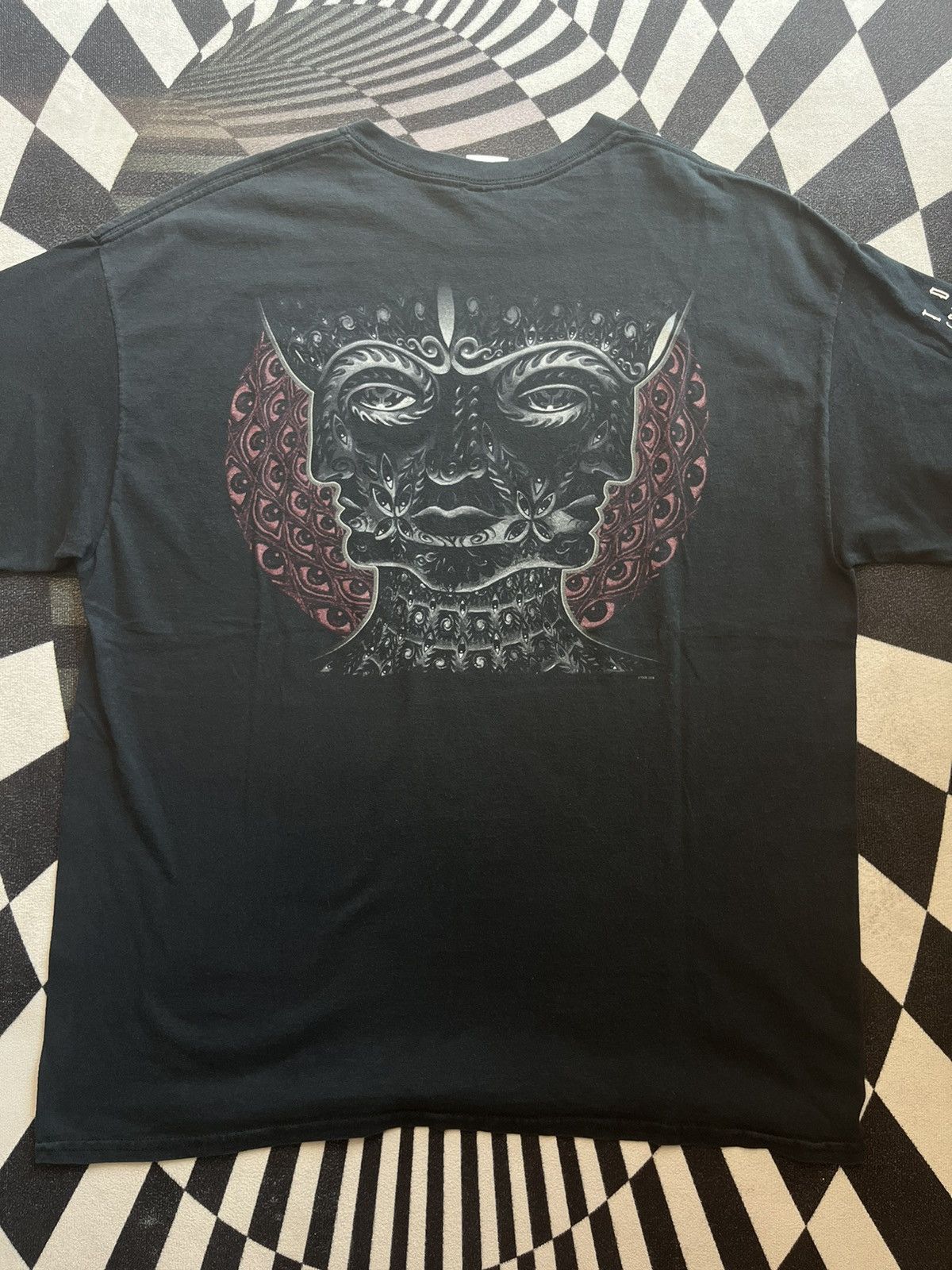 Band Tees Vintage TOOL Band Los Angeles California 2006’s Tshirt Size US XL / EU 56 / 4 - 10 Thumbnail