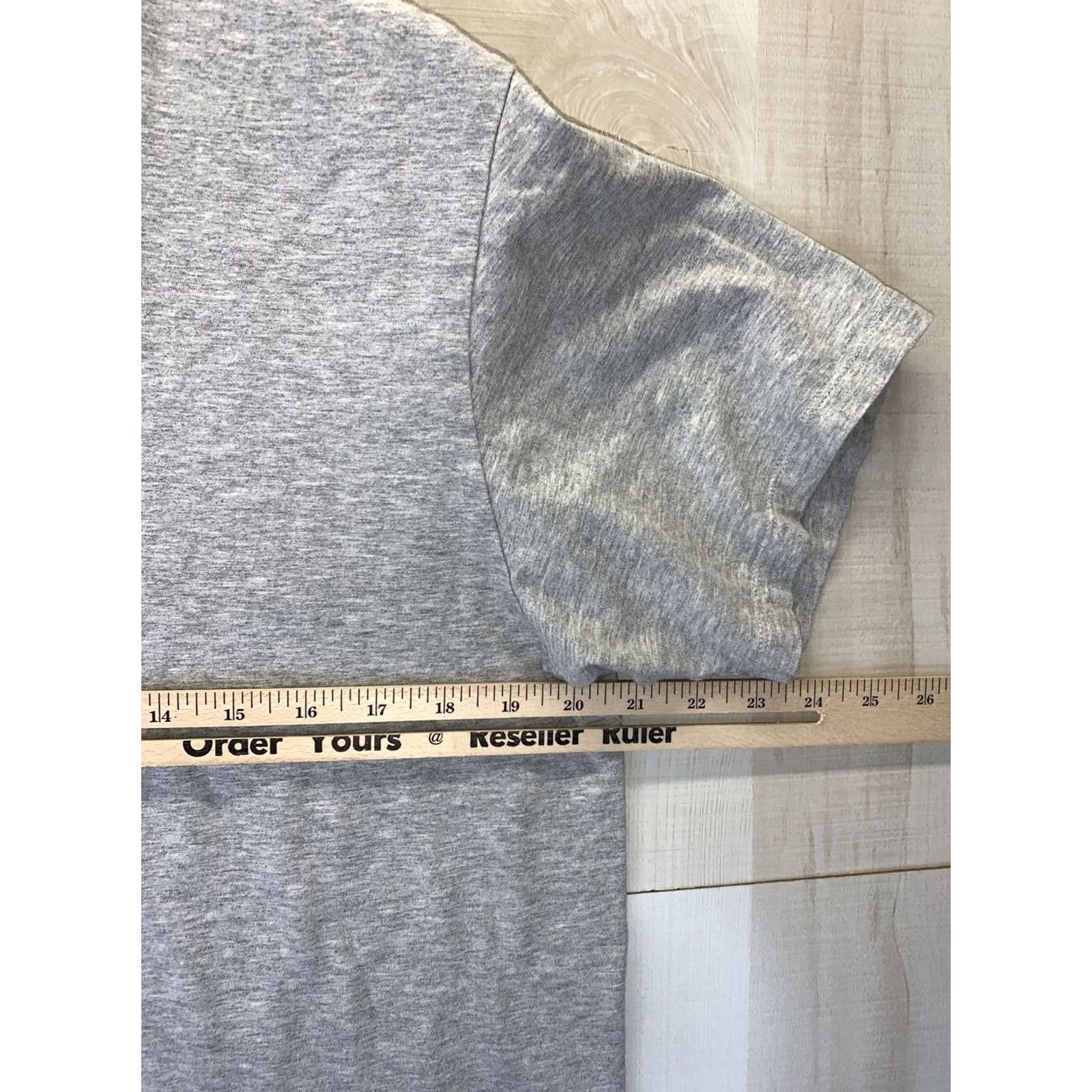 Calvin Klein Calvin Klein Men’s L Gray V-Neck Short Sleeve T-Shirt 3178, CK, Regular, Solid, Pre Owned, Size L, Men, Gray, T-Shirt Size US L / EU 52-54 / 3 - 2 Thumbnail