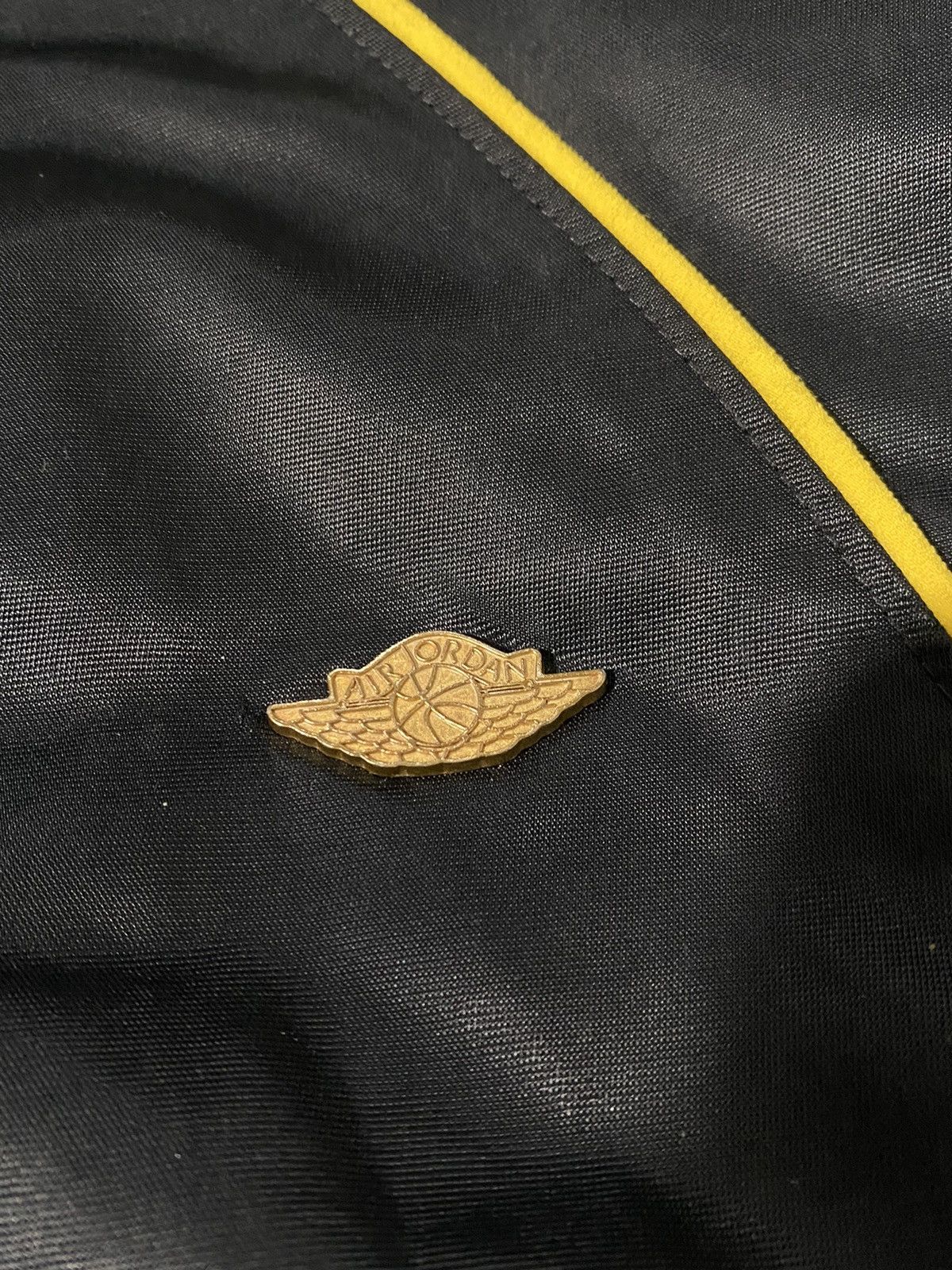 Jordan Brand vintage air jordan jacket big logo golden pin Size US XL / EU 56 / 4 - 6 Thumbnail