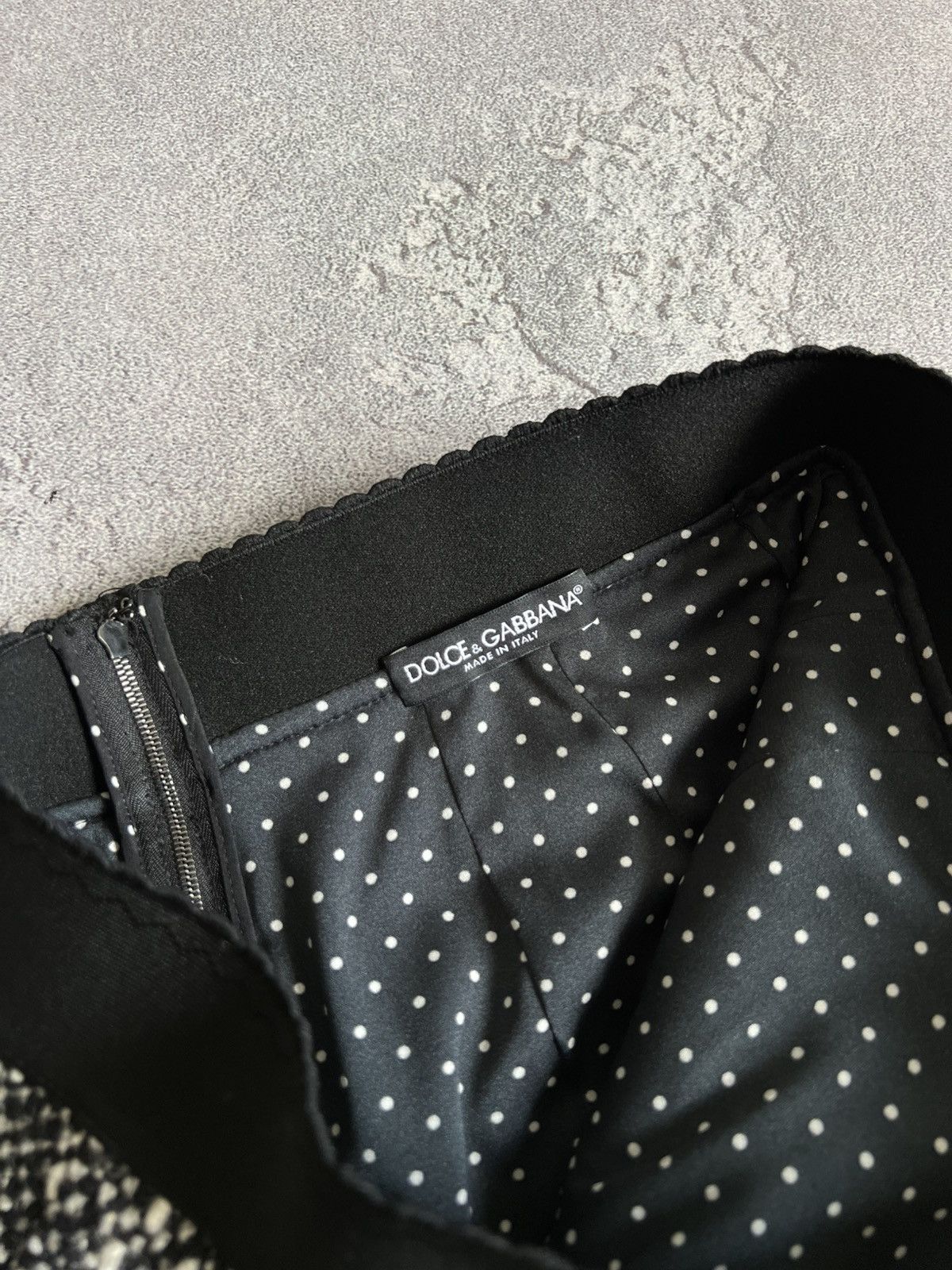 Dolce & Gabbana Dolce & Gabbana Black White Wool Boucle A-Line Midi Skirt Size 28" / US 6 / IT 42 - 6 Thumbnail