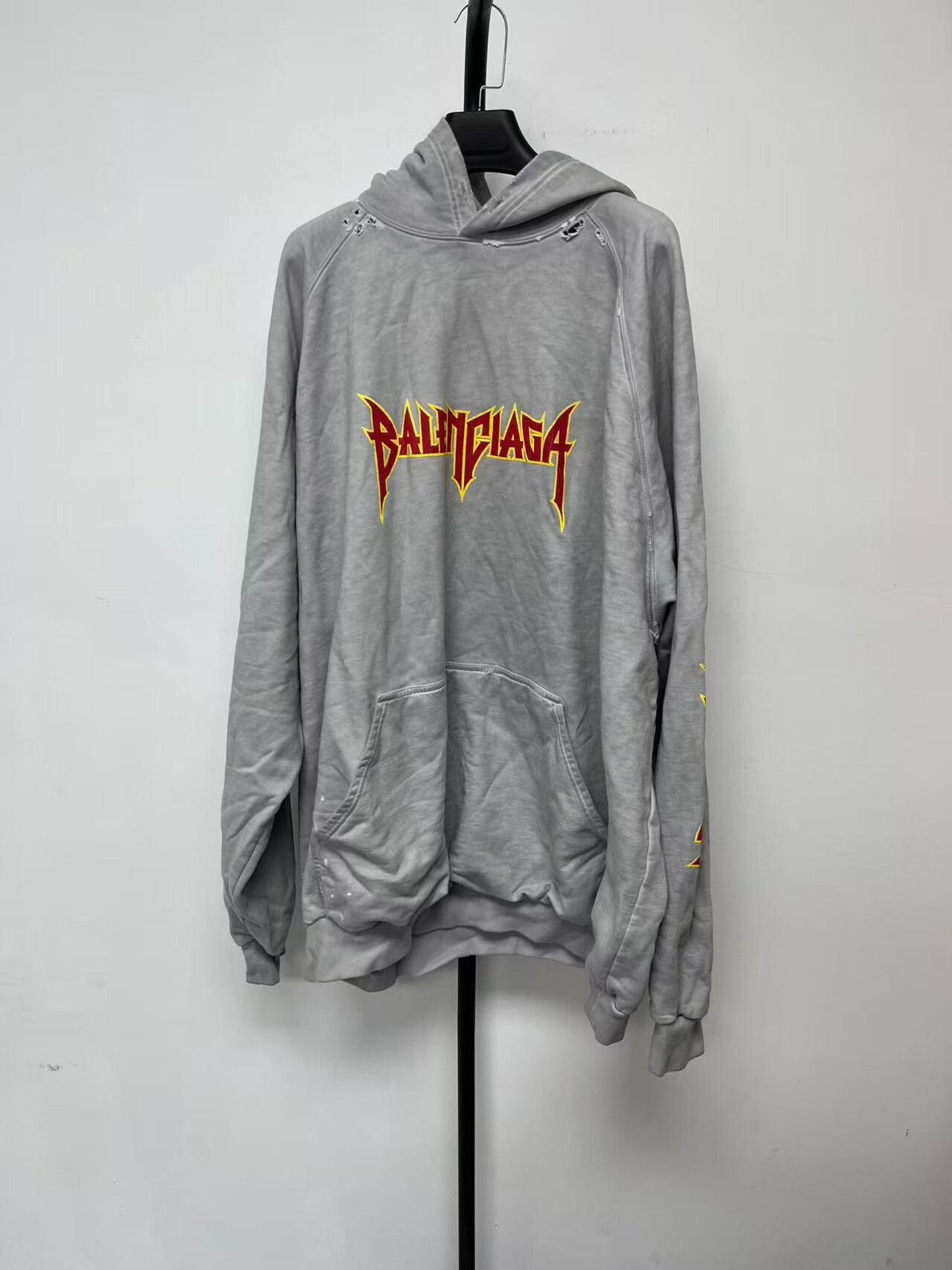 Balenciaga balenciaga gray logo print hoodie for men Size US L / EU 52-54 / 3 - 1 Thumbnail