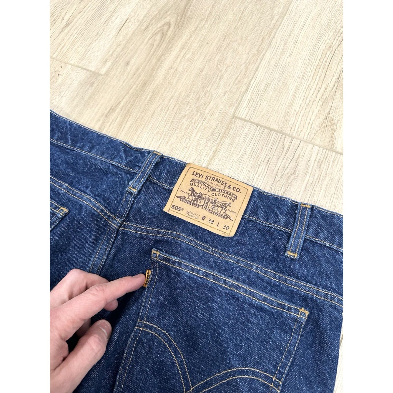 Levi's VINTAGE Levi's 505 Jeans Mens 36x30 Regular Blue Denim 1995 Straight Distressed? No — Grunge Rock Logo Orange Tab 5-Pocket Denim Cotton Regular Size US 36 / EU 52 - 5 Thumbnail