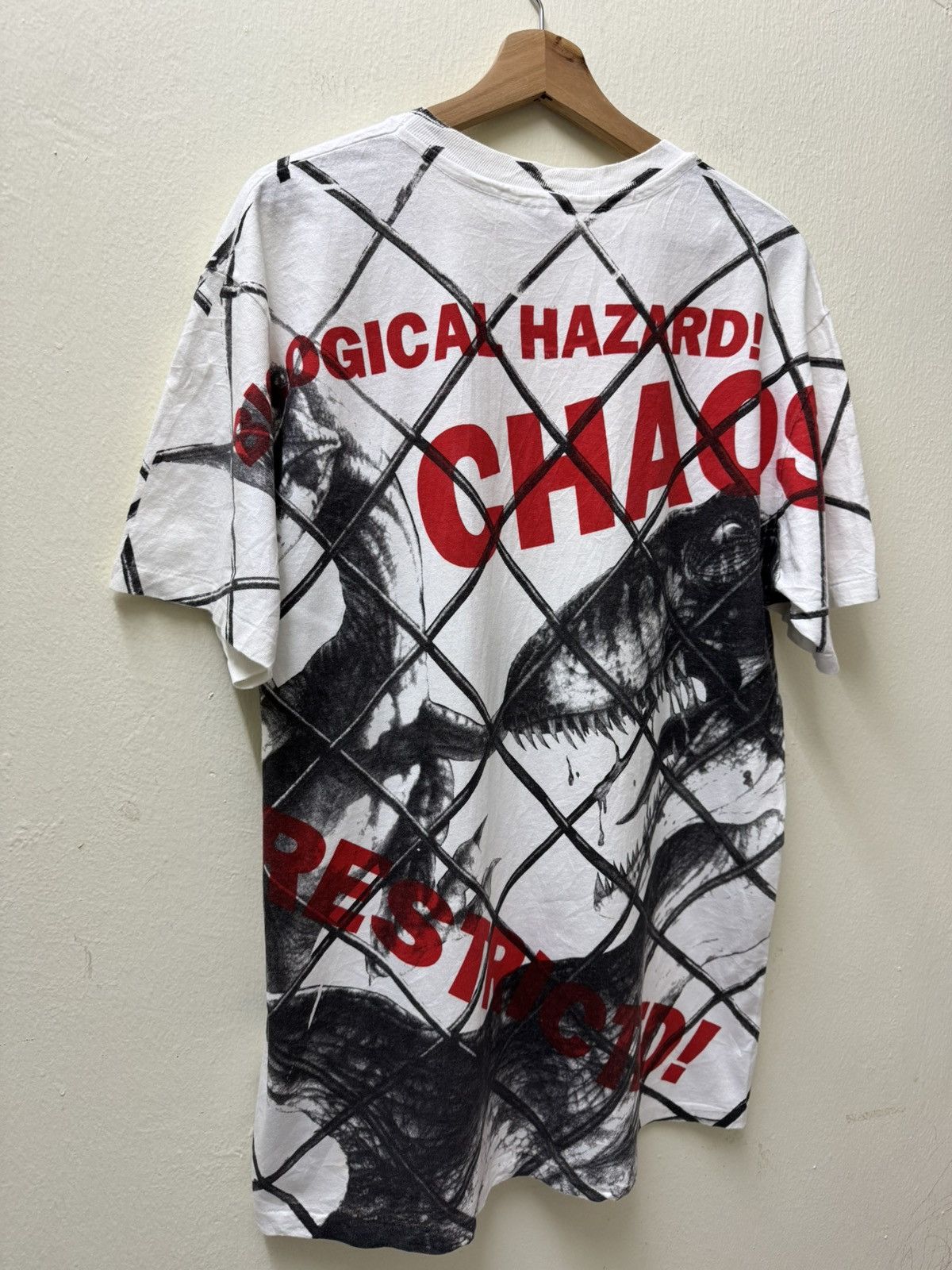 Vintage vintage 1993 Jurassic Park all-over print movie T-shirt Size US L / EU 52-54 / 3 - 6 Thumbnail