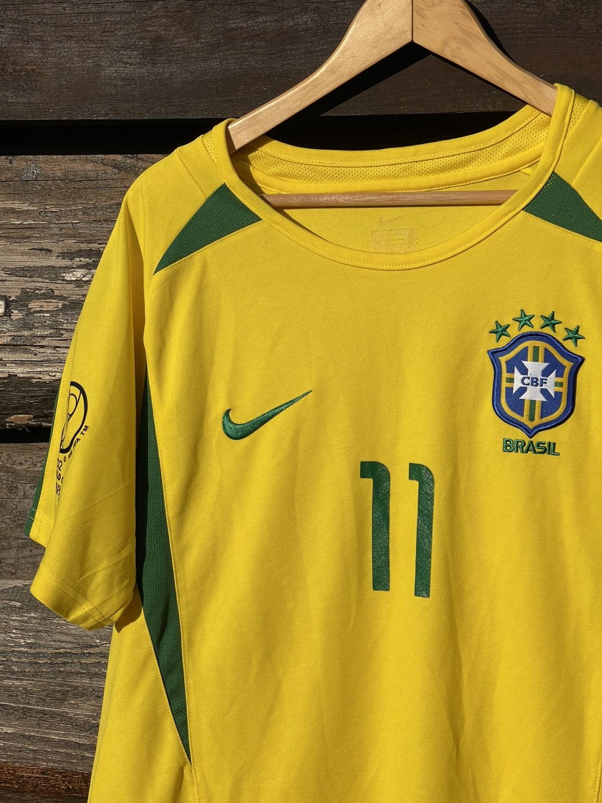 Nike 2002 Nike Brazil #11 Ronaldinho soccer jersey vintage Size US L / EU 52-54 / 3 - 5 Thumbnail