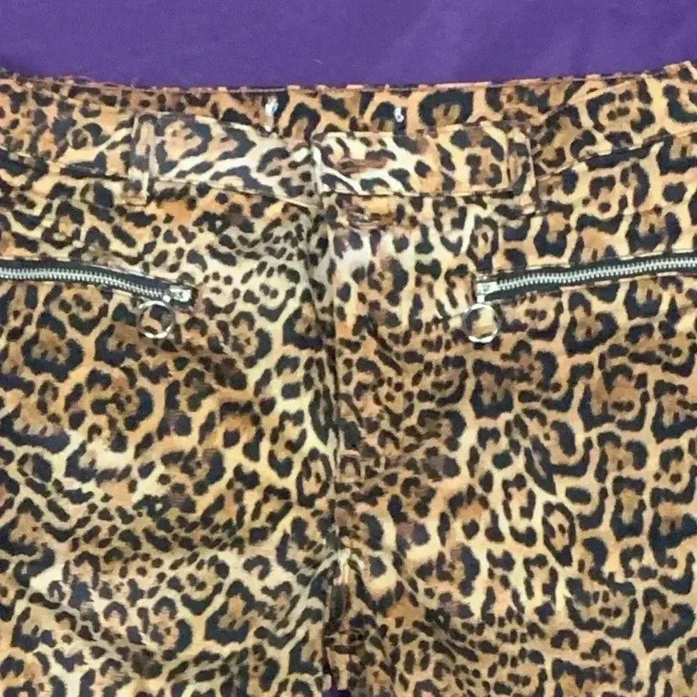 Designer Trendy Leopard Print Leggings - Wild Style Size 28" / US 6 / IT 42 - 2 Thumbnail