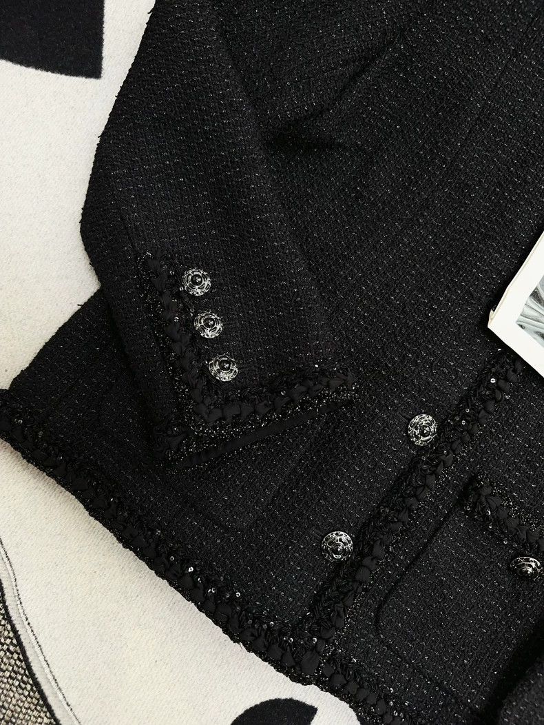 Chanel Chanel 25s black glitter classic round-neck braided jacket Size XS / US 0-2 / IT 36-38 - 2 Thumbnail