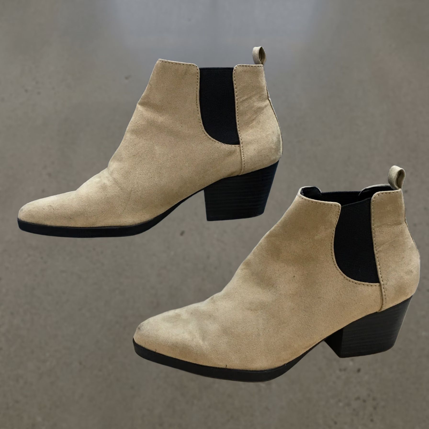 Old Navy Old Navy Chestnut Brown Ankle Chelsea Boots Womens 9 Pull On Leather Casual Block Heel Chelsea Shoe Size US 9 / IT 39 - 1 Thumbnail