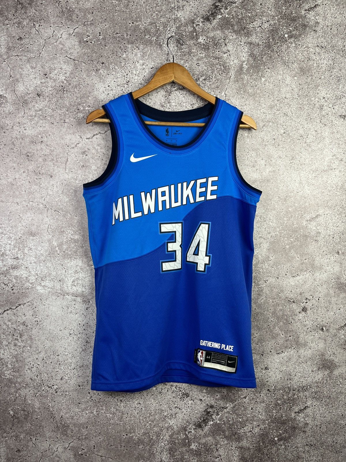 Nike NBA Milwaukee Bucks Giannis Antetokounmpo 34 SwingmanJersey Size US M / EU 48-50 / 2 - 1 Thumbnail