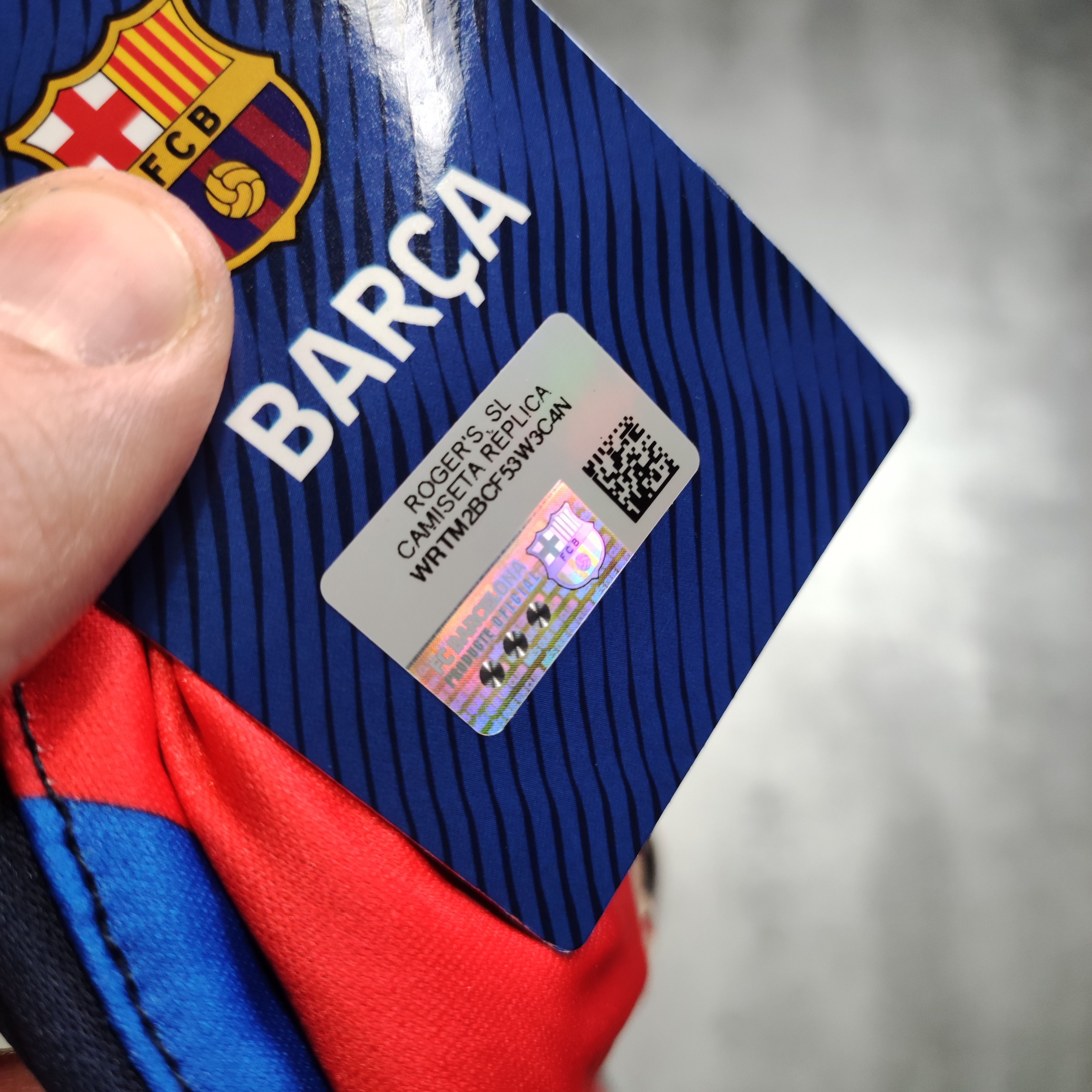 Other RARE Rogers Official Spain FC Barcelona #9 Lewandowski Kit Size US S / EU 44-46 / 1 - 12 Thumbnail