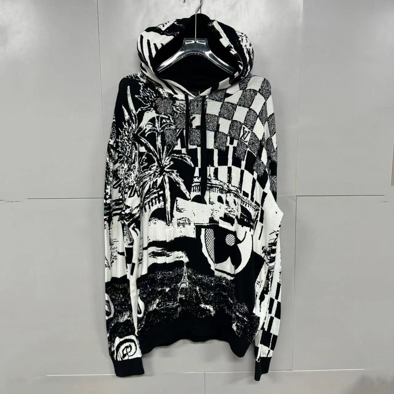 Louis Vuitton louis vuitton graphic hooded sweatshirt Size US XXL / EU 58 / 5 - 1 Thumbnail