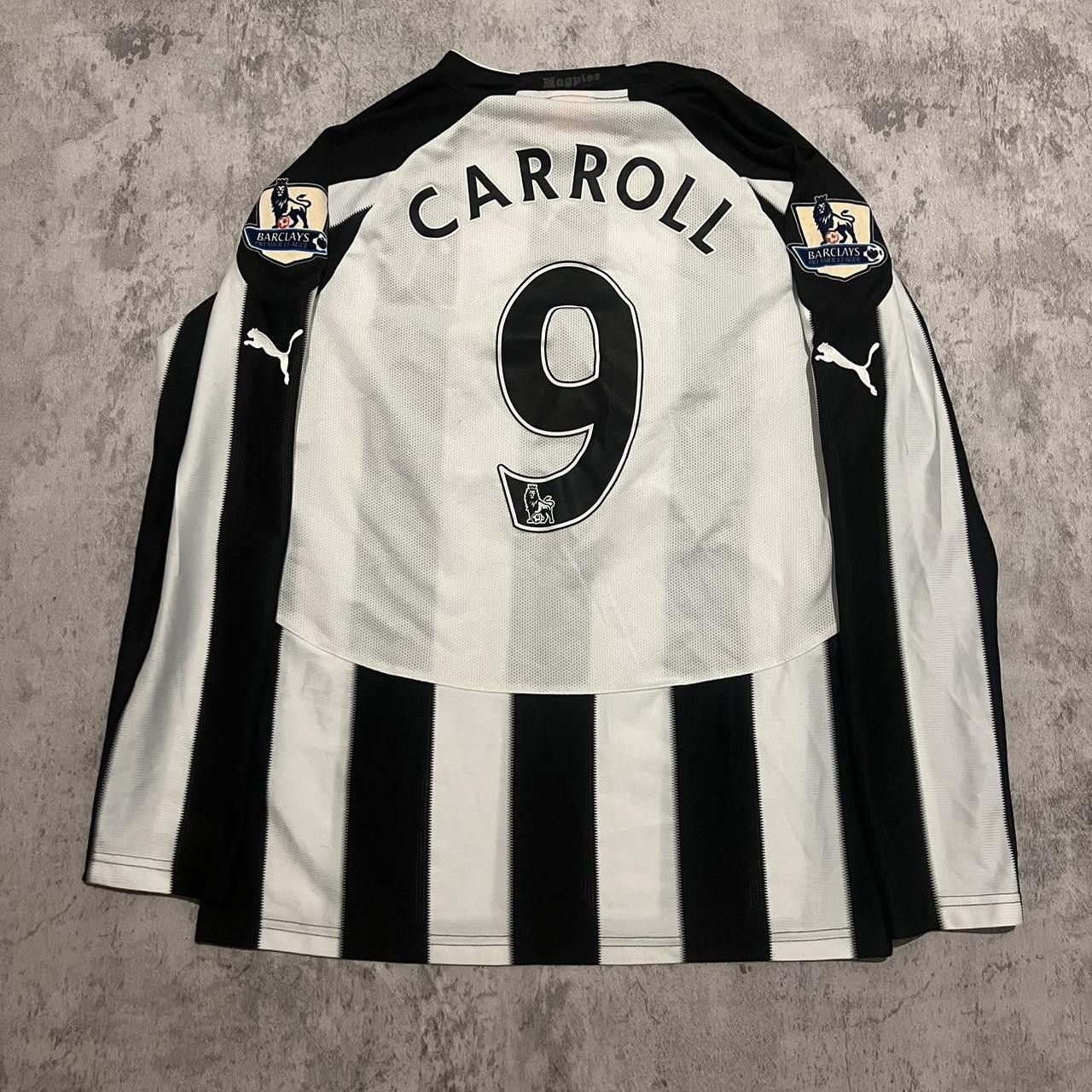 2010-11 Newcastle *9 Carroll Home Puma Football