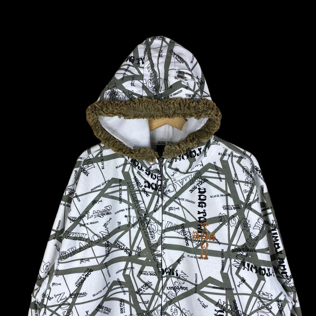 Dogtown × Japanese Brand DOGTOWN BLACK DRAGON FULL PRINT FUR HOODIE Size US XL / EU 56 / 4 - 3 Thumbnail