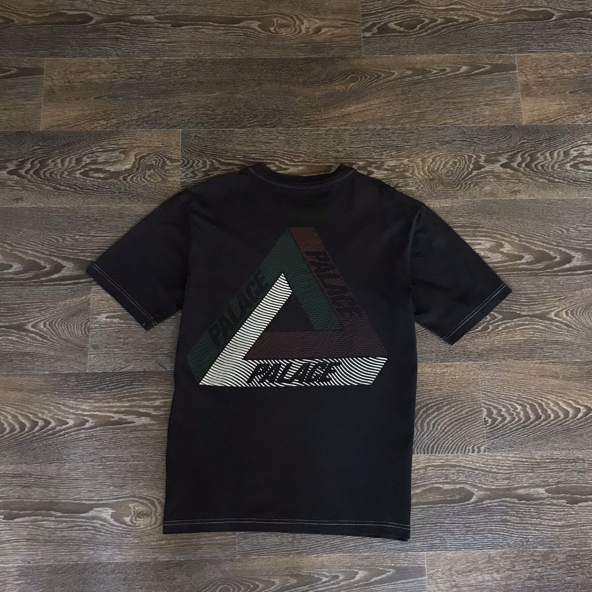 Palace Palace Tri-Shadow T-Shirt Mens M Big Logo Size US M / EU 48-50 / 2 - 1 Thumbnail