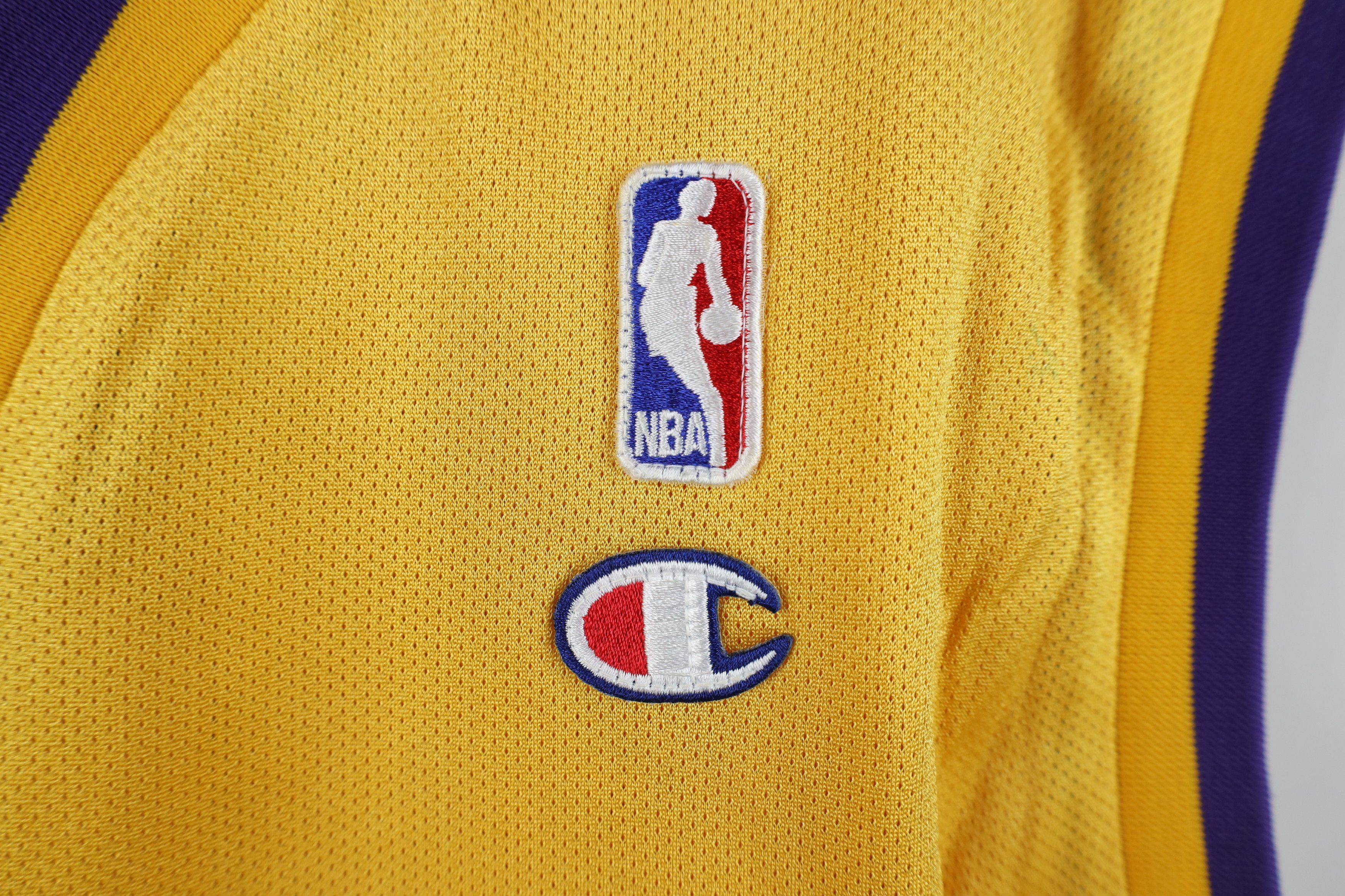 Champion Vintage 90s Champion Kobe Bryant Los Angeles Lakers Jersey Size US L / EU 52-54 / 3 - 4 Thumbnail