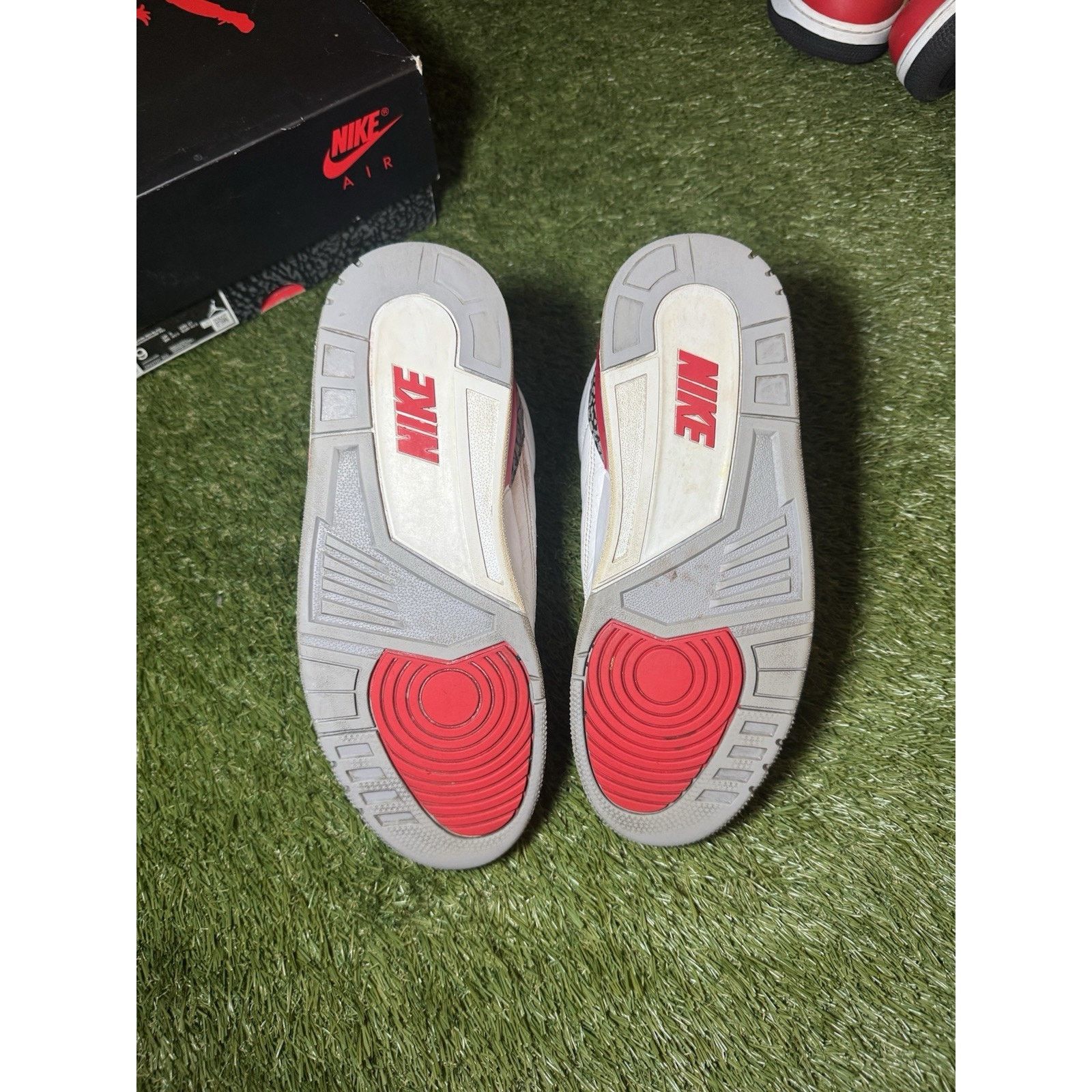 Jordan Brand Air Jordan 3 Retro Fire Red (2022) Men's size 9 US Size US 9 / EU 42 - 7 Thumbnail