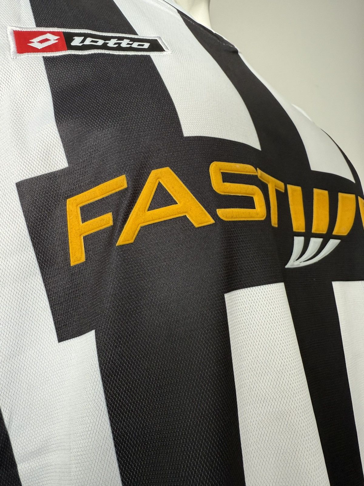 Lotto Sport Alessandro Del Piero Juventus New Men’s Soccer Retro Jersey Size US S / EU 44-46 / 1 - 4 Thumbnail