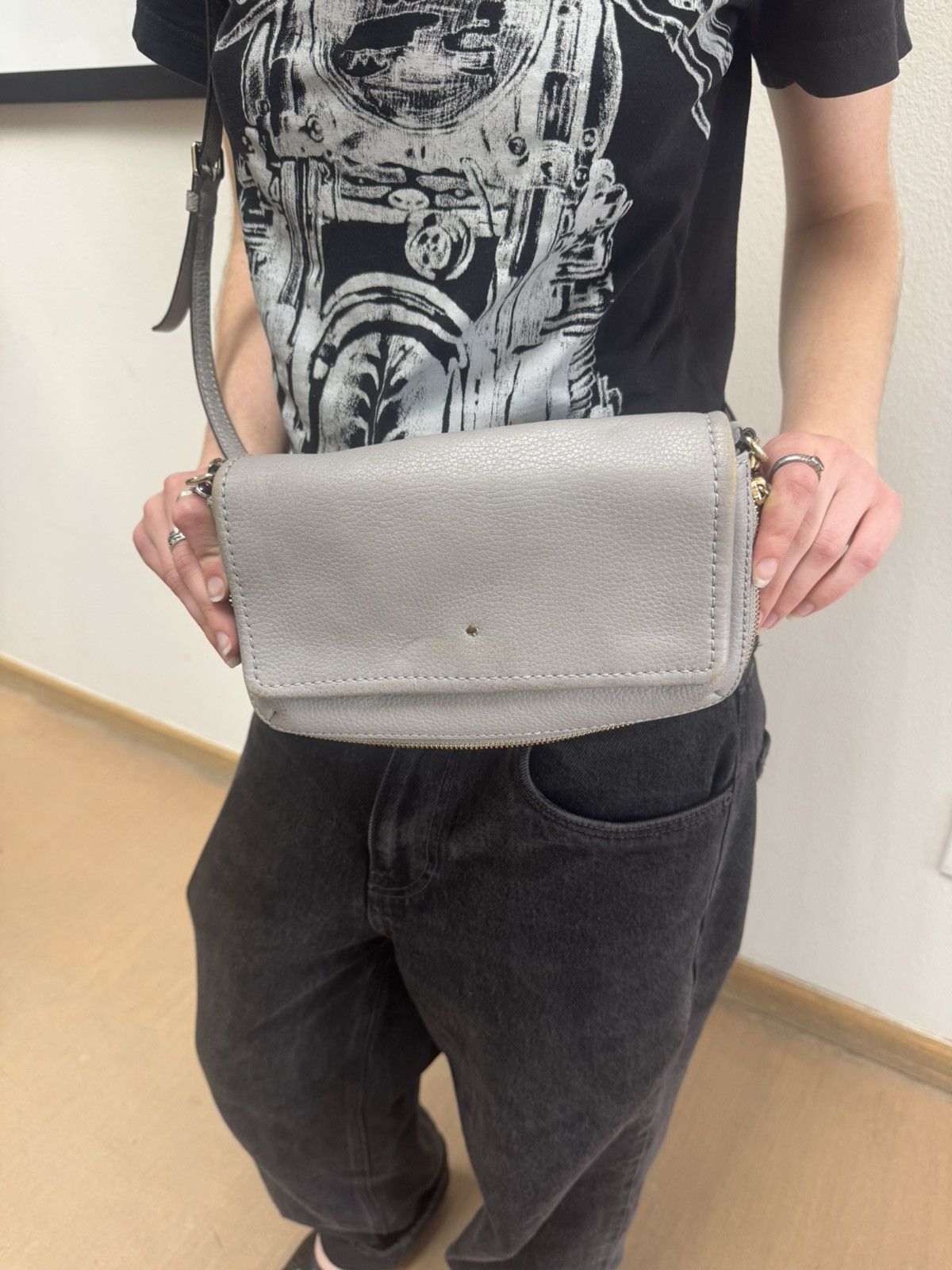 Kate Spade Kate Spade Gray Pebbled Leather Crossbody Bag Size ONE SIZE - 7 Thumbnail
