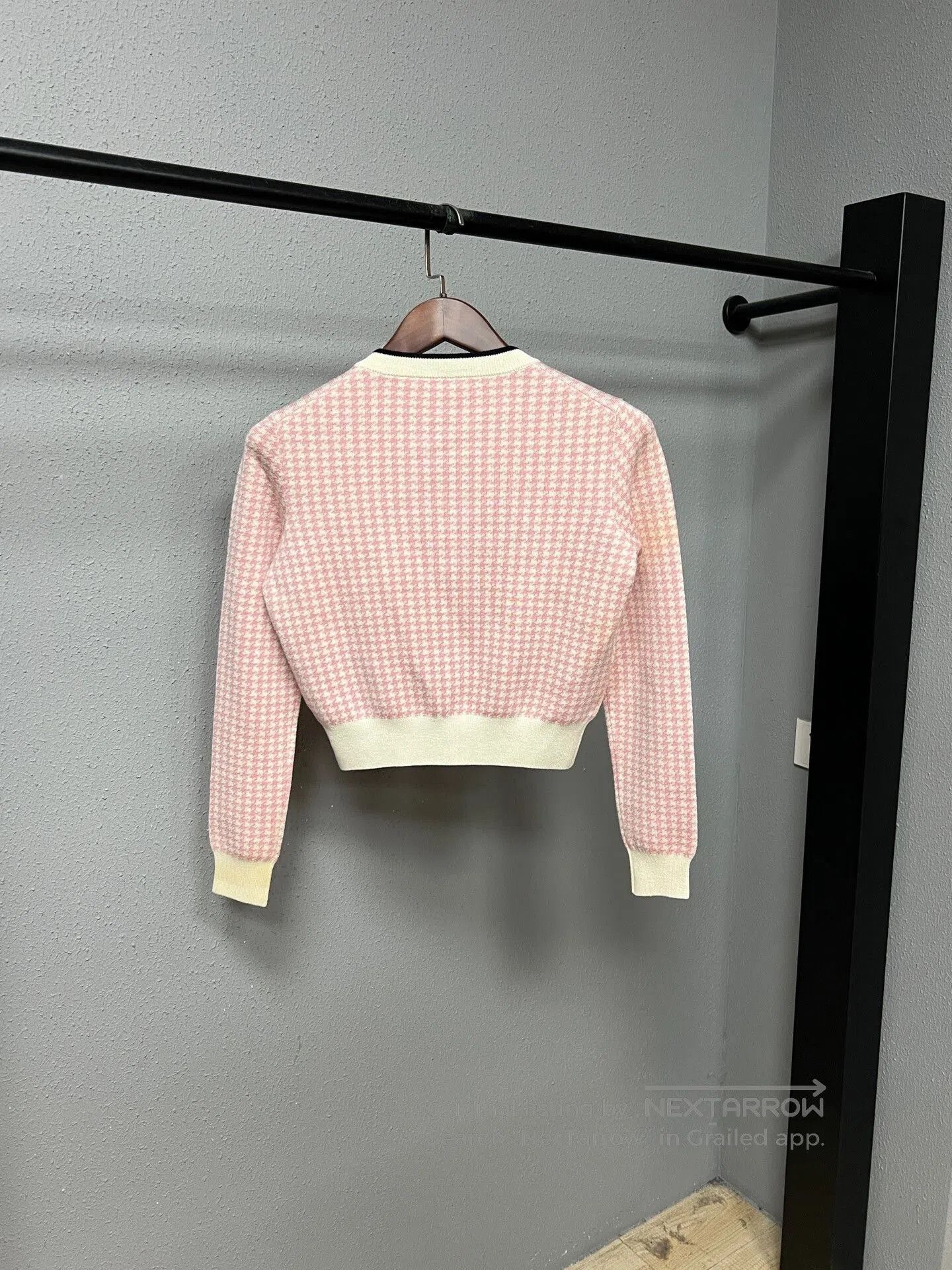 Miu Miu pink houndstooth cardigan by Miu Miu. Size M / US 6-8 / IT 42-44 - 2 Thumbnail