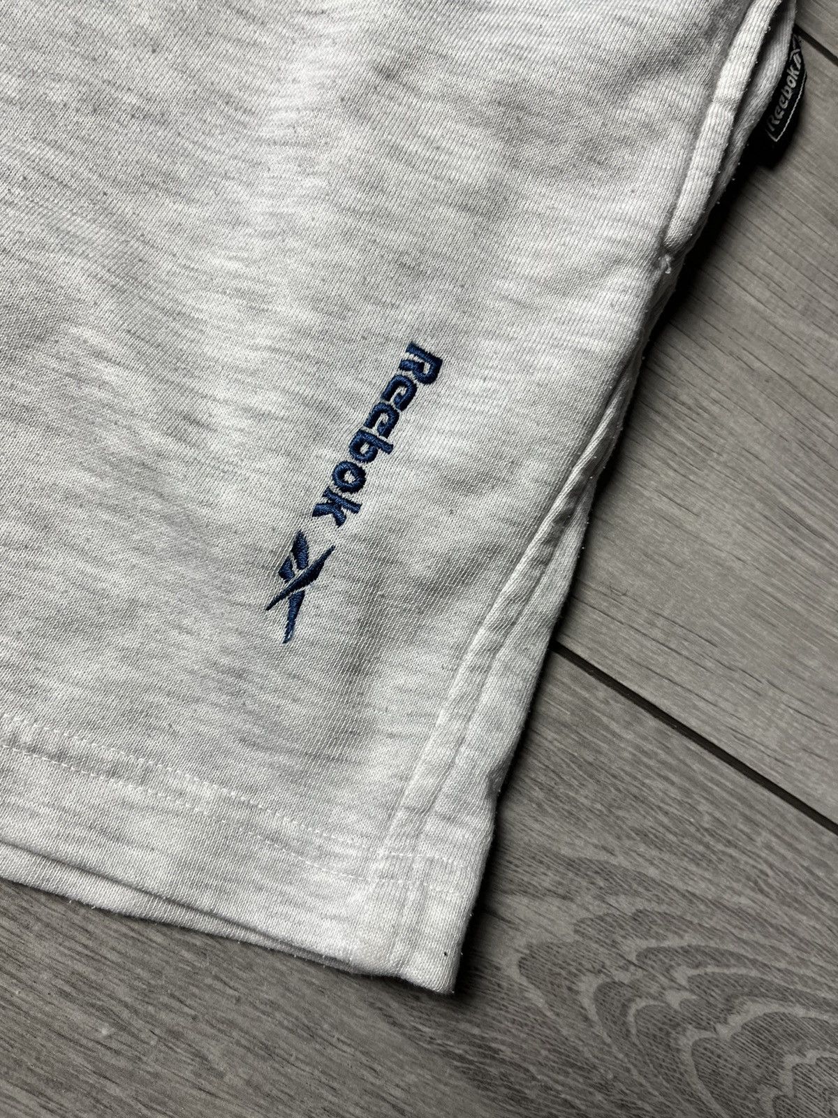 Reebok Reebok sweat shorts logo size Large Size US 34 / EU 50 - 2 Thumbnail
