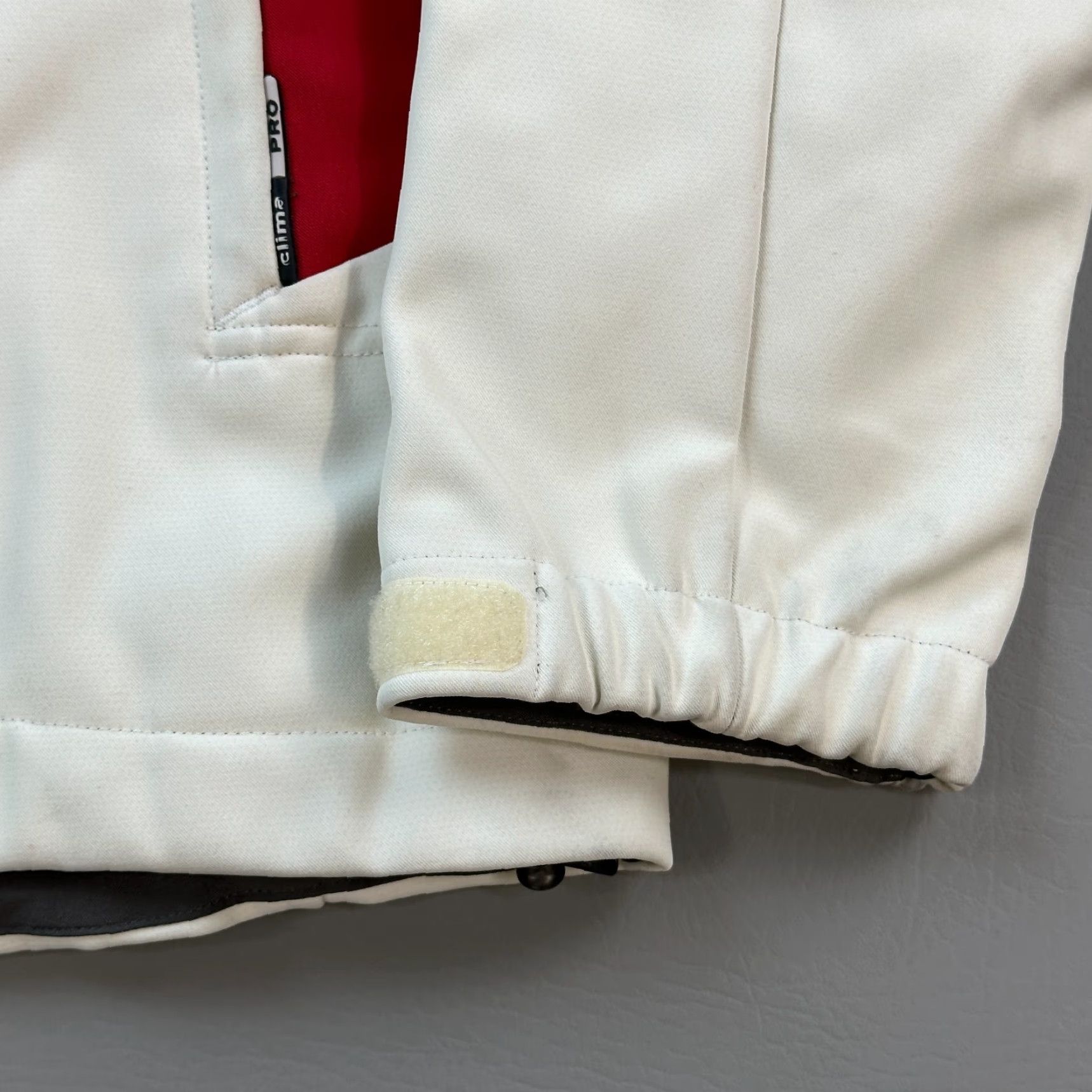 Salomon VINTAGE Salomon Jacket Women’s S White Red Clima Pro Smart Skin Outdoor Y2K Jacket Women’s Small White Red Clima Pro Smart Skin Outdoor Y2K Size S / US 4 / IT 40 - 5 Thumbnail