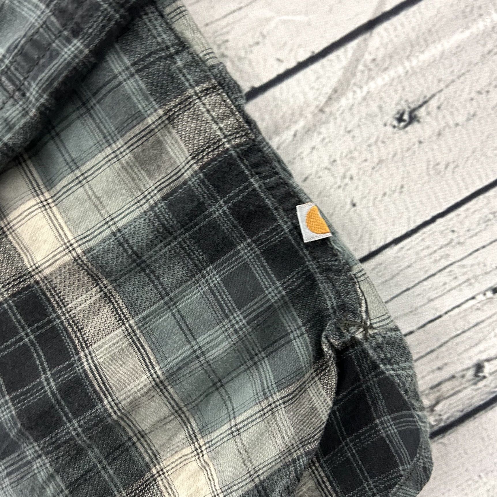 Carhartt Carhartt Long Sleeve Plaid Button Front Flannel Shirt Women's Small Gray Size S / US 4 / IT 40 - 3 Thumbnail