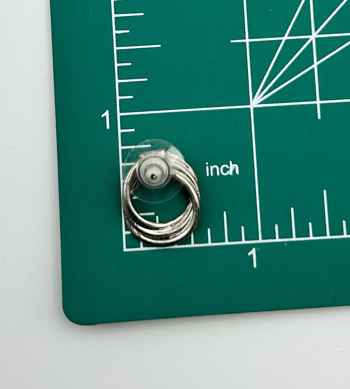 Other Vintage Silver-Tone Earrings Interlocking Hoop Studs Size ONE SIZE - 5 Thumbnail