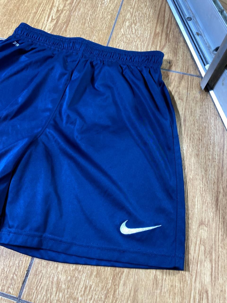 Nike × Vintage Vintage Nike Mens Shorts Size US 30 / EU 46 - 9 Thumbnail