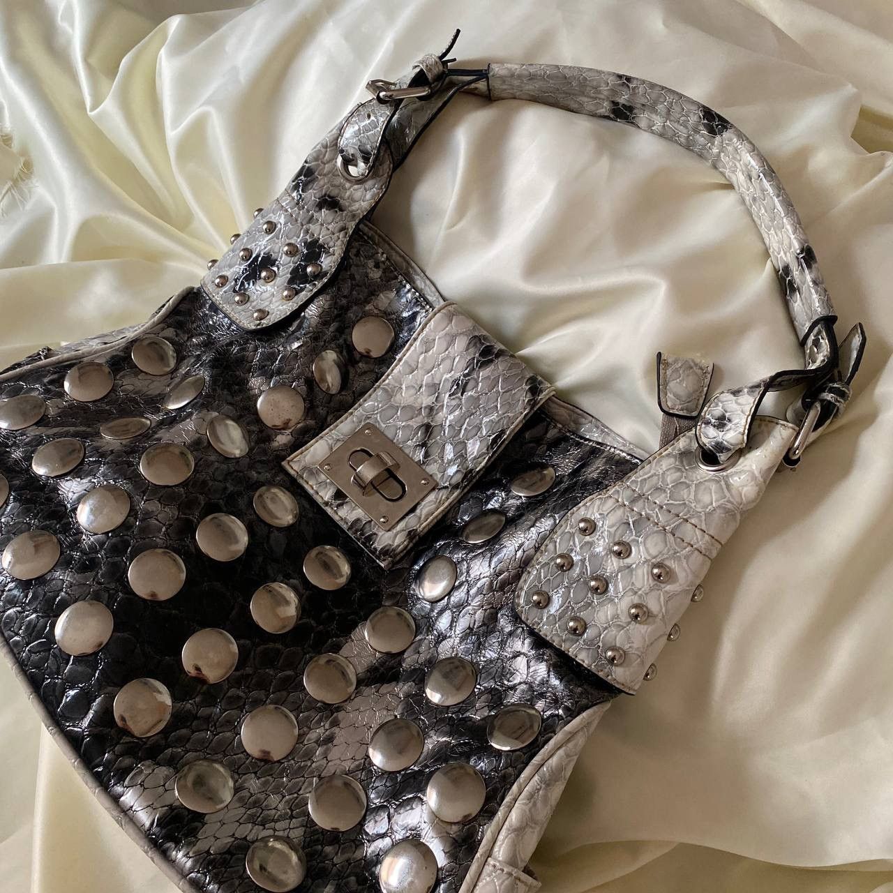 Vintage Vintage silver leather shoulder bag Size ONE SIZE - 3 Thumbnail