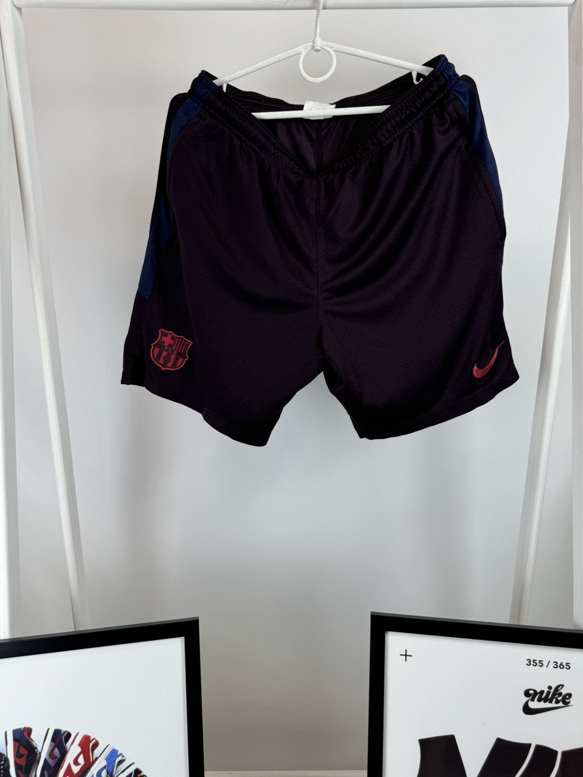 Nike Rare Nike X Barcelona Shorts Size US 34 / EU 50 - 2 Thumbnail
