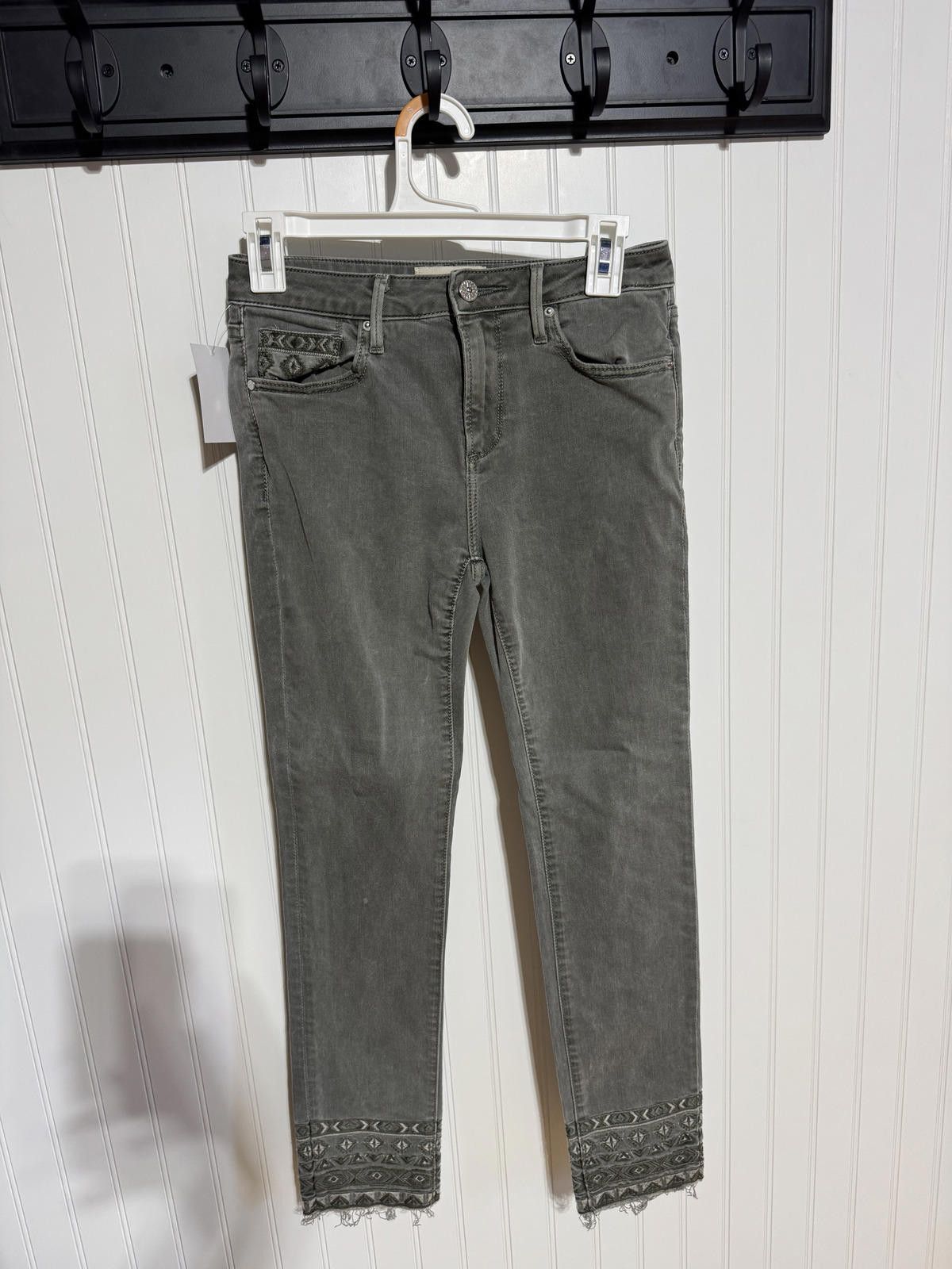 Other Driftwood Jackie Grey Embroidered Raw Hem Skinny Jeans 26x27 Size 26" / US 2 / IT 38 - 1 Thumbnail