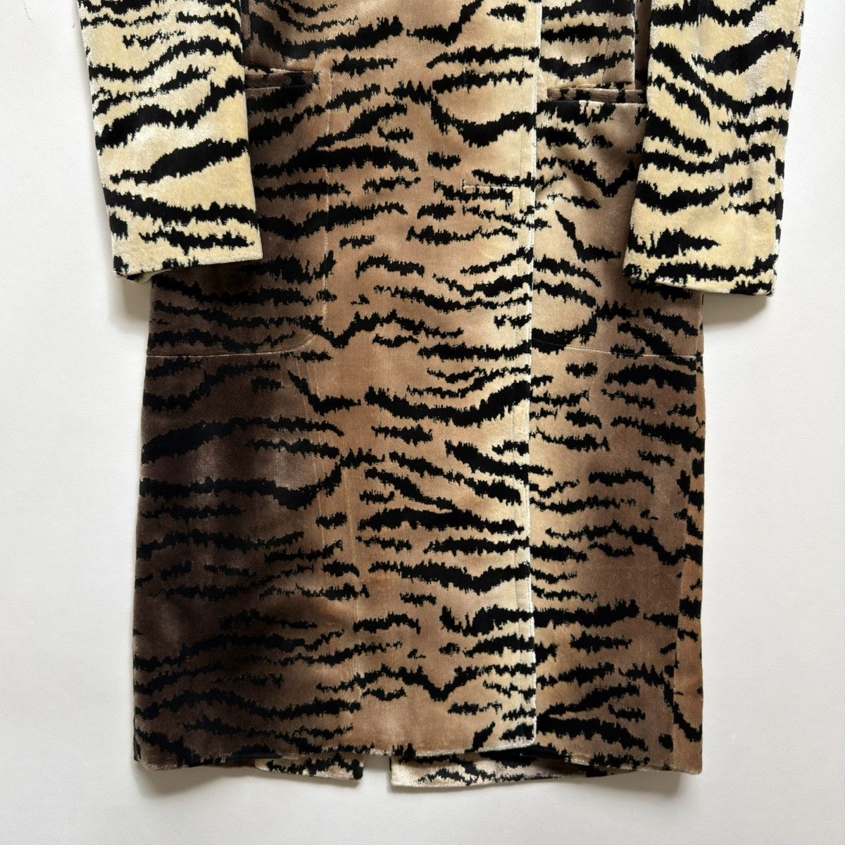Haider Ackermann Tiger Stripe Velvet Overcoat Size S / US 4 / IT 40 - 7 Thumbnail