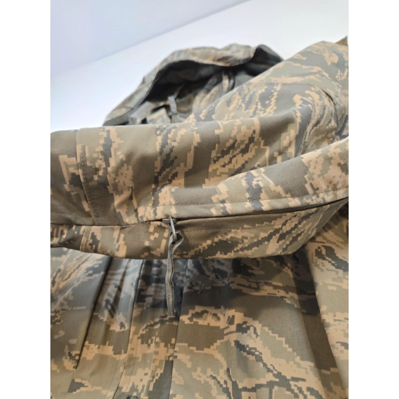 Vintage USAF APECS Gore-Tex Parka Jacket Mens Large Long ABU Camo Hooded Made in USA Size US L / EU 52-54 / 3 - 4 Thumbnail