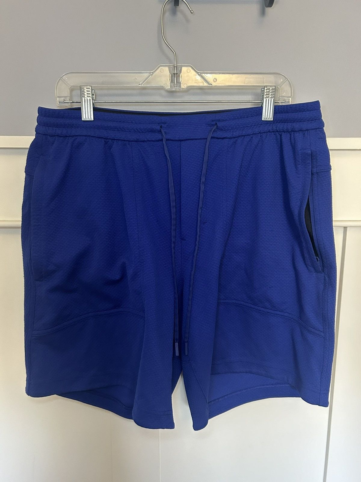 Lululemon Mens Lululemon activewear shorts Size US 34 / EU 50 - 1 Thumbnail