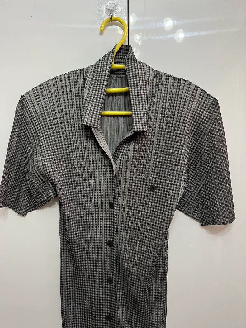Issey Miyake Issey Miyake size:3 A black mid-length, vintage cardigan Size XS / US 0-2 / IT 36-38 - 2 Thumbnail