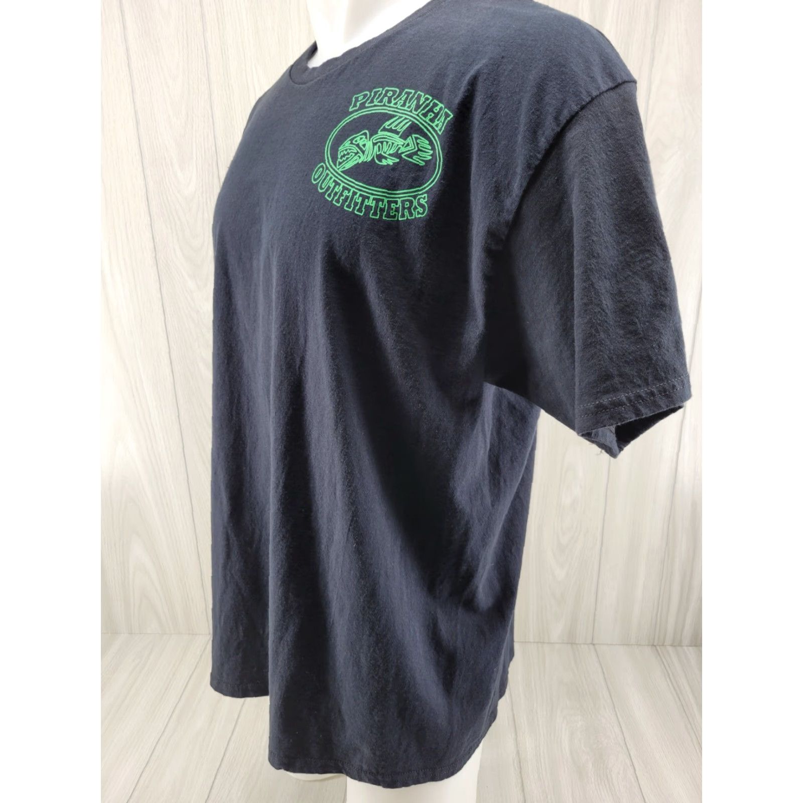 Gildan Pirana Outfitters Black Short Sleeve T-Shirt Logo XL Mens VINTAGE? No, not vintage -> remove Size US XL / EU 56 / 4 - 3 Thumbnail