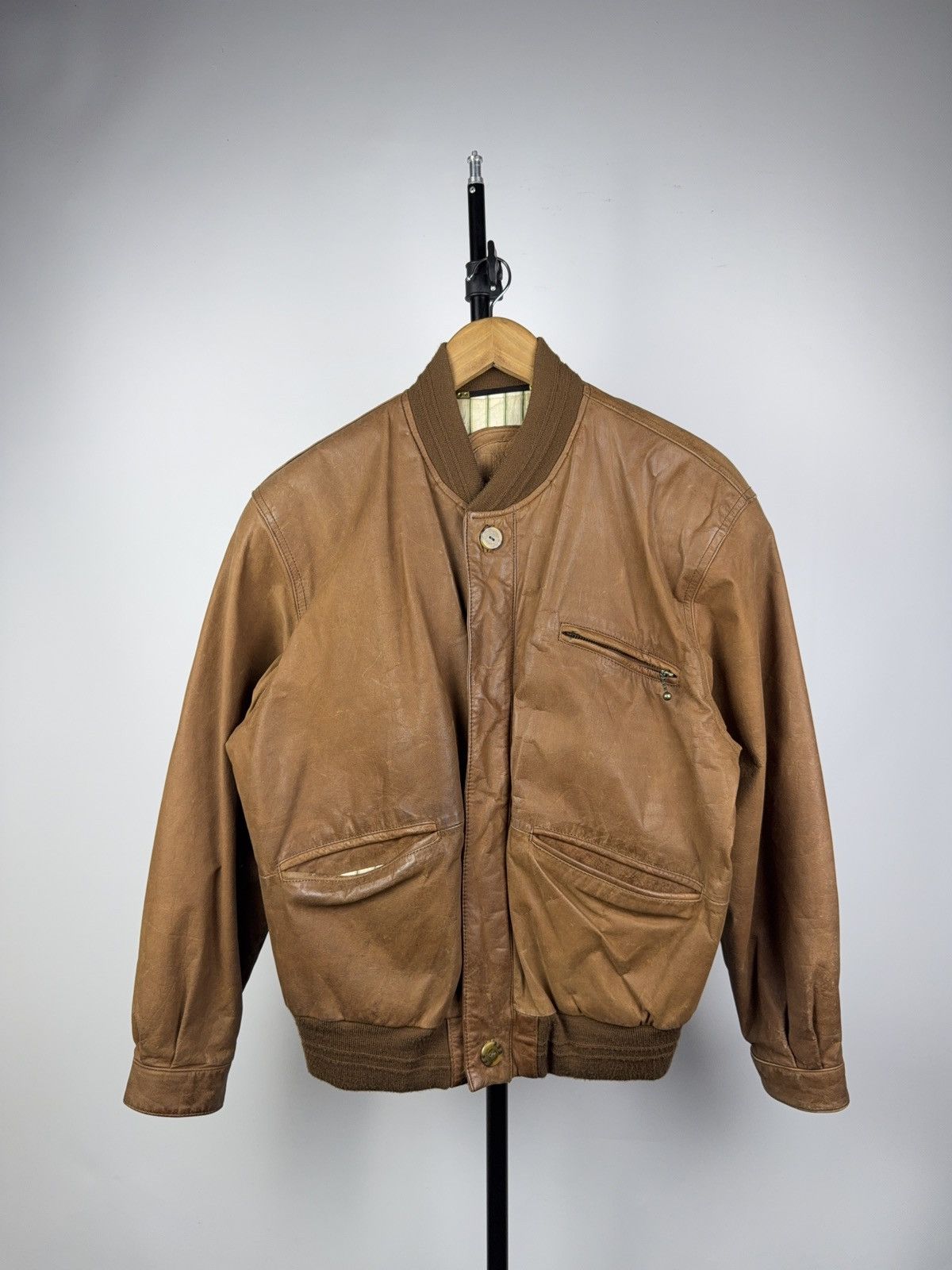 Japanese Brand Vintage 90s Retro Avant Garde Biker Leather Bomber Jacket Size US S / EU 44-46 / 1 - 1 Thumbnail