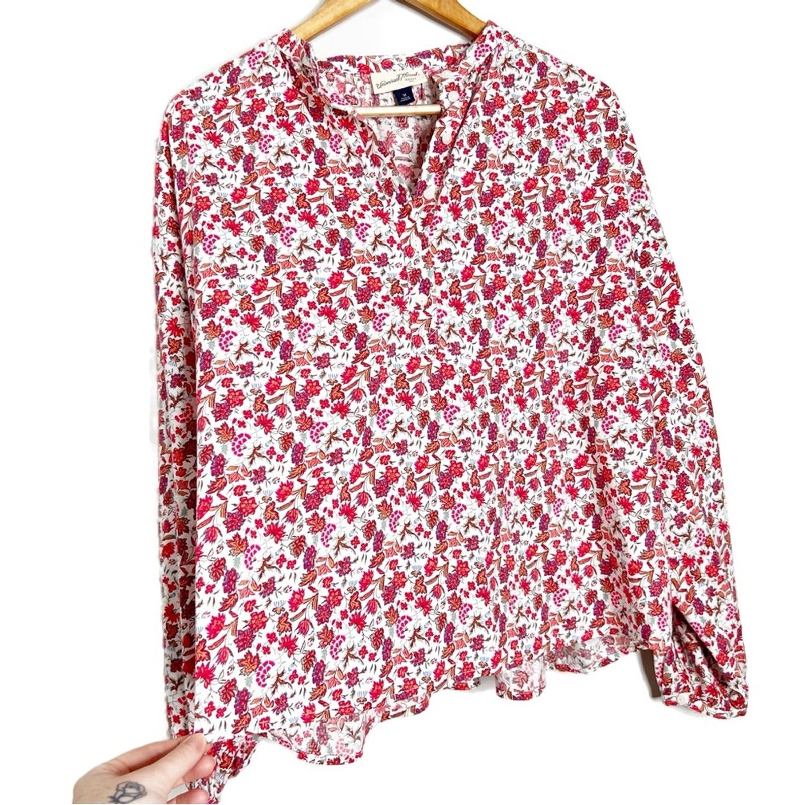 Target Basics Universal Thread Women’s Floral Red Flare Blouse Size M / US 6-8 / IT 42-44 - 15 Thumbnail