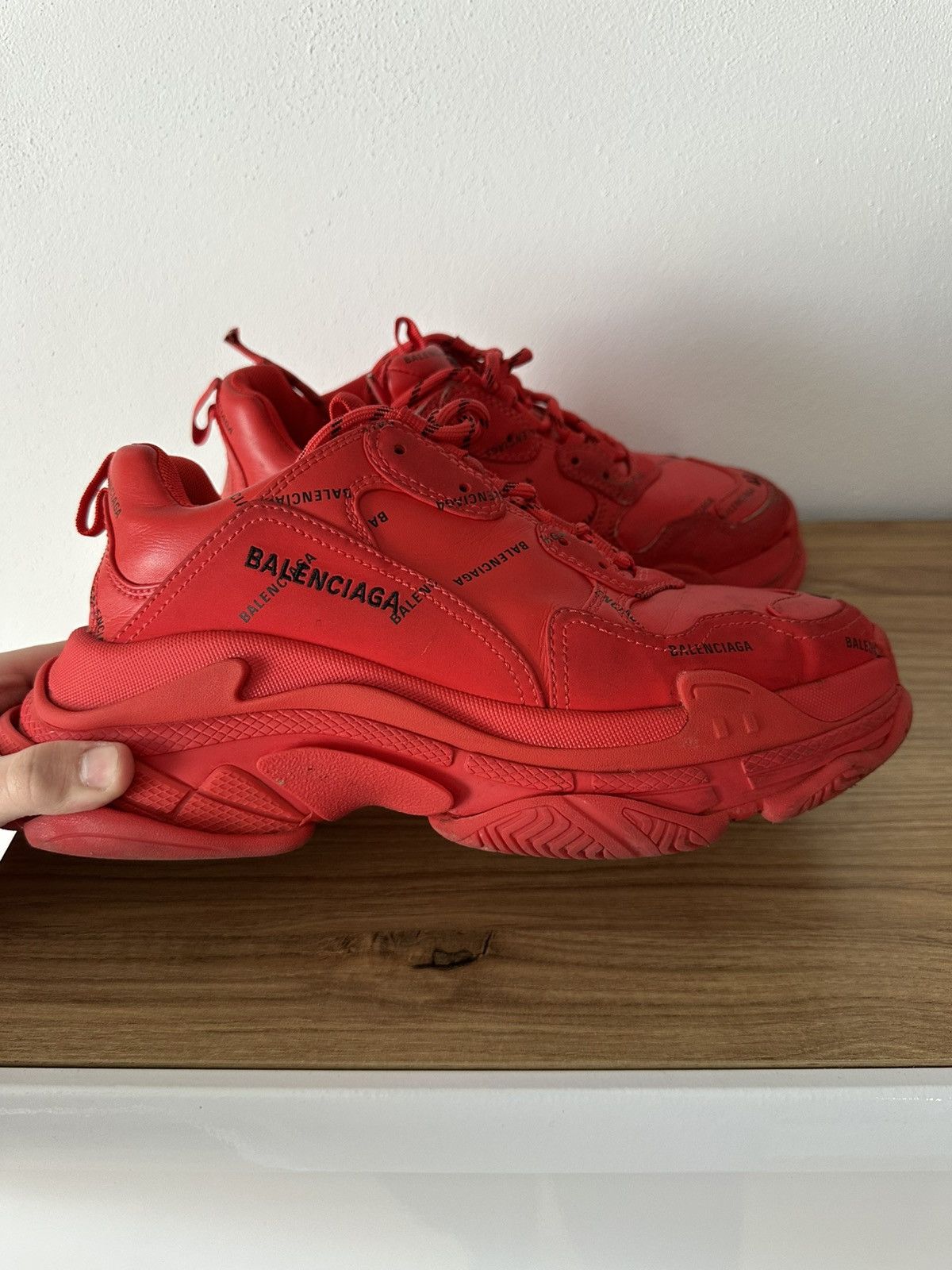 Balenciaga balenciaga triple s red and black Size US 9 / EU 42 - 2 Thumbnail